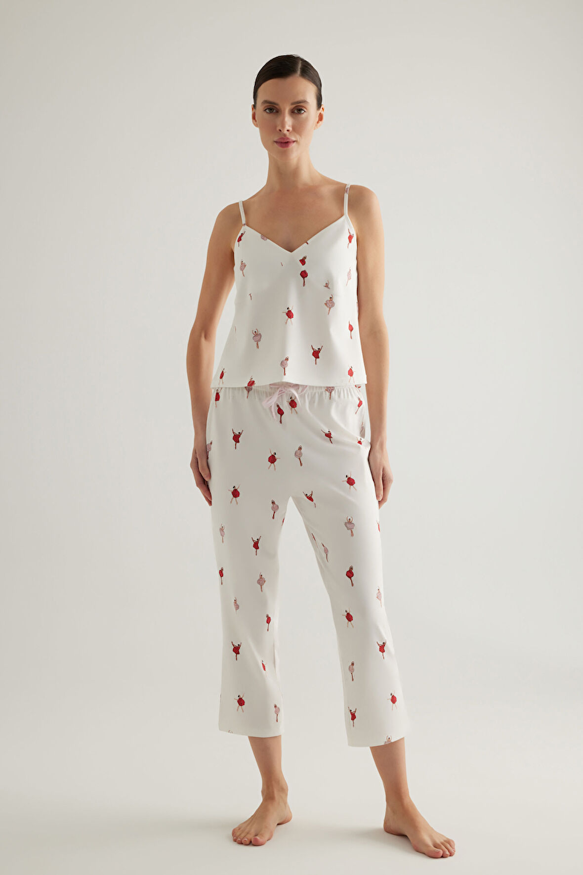 Kadın Pamuklu İnce Askılı V Yaka Atlet Kapri Pijama Takımı