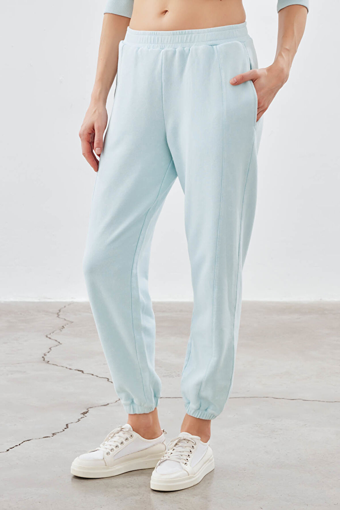 Kadın Pamuklu Yıkamalı Üç İplik Cepli Pantolon