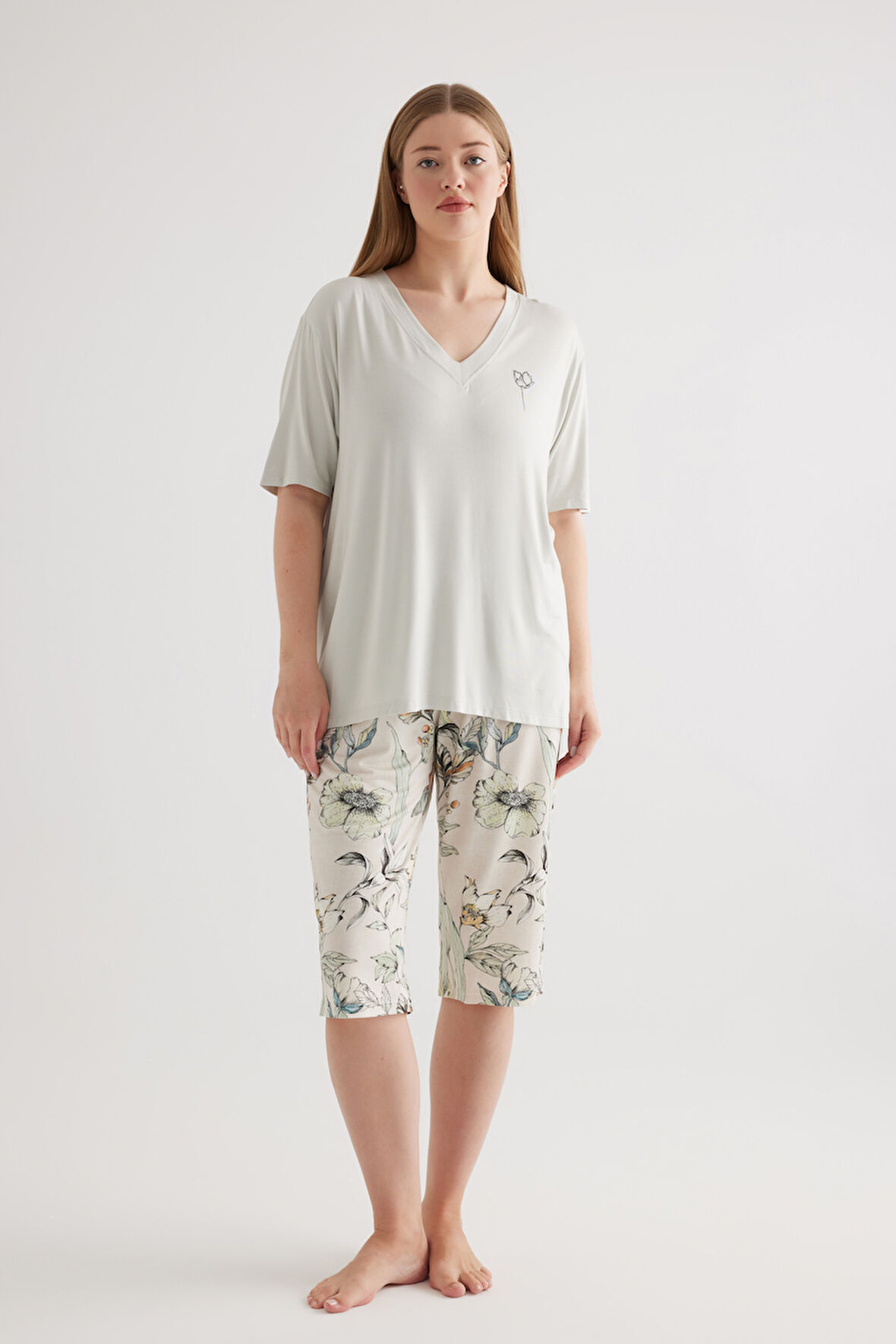 Kadın Plus Size Viskon V Yaka Kısa Kollu Kapri Pijama Takımı