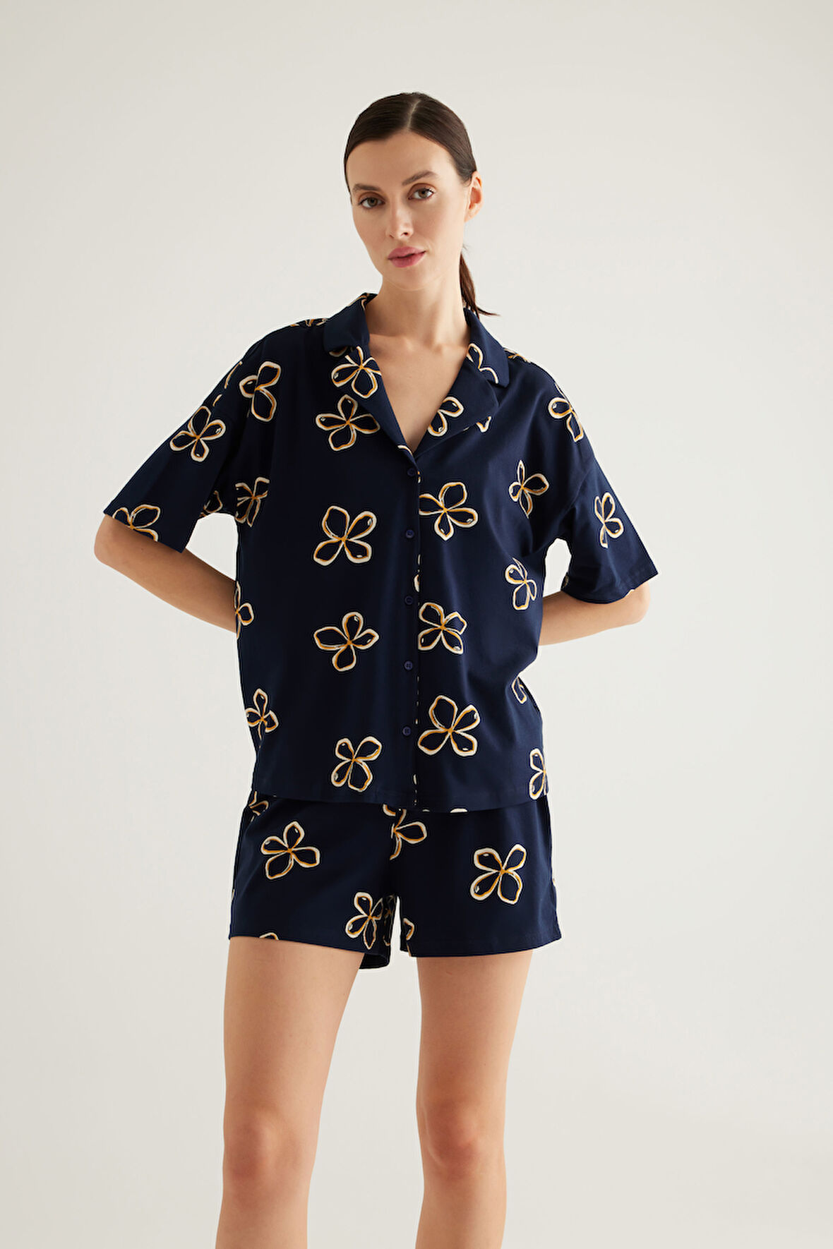 Kadın Pamuklu Kısa Kollu Gömlek Pijama Üstü