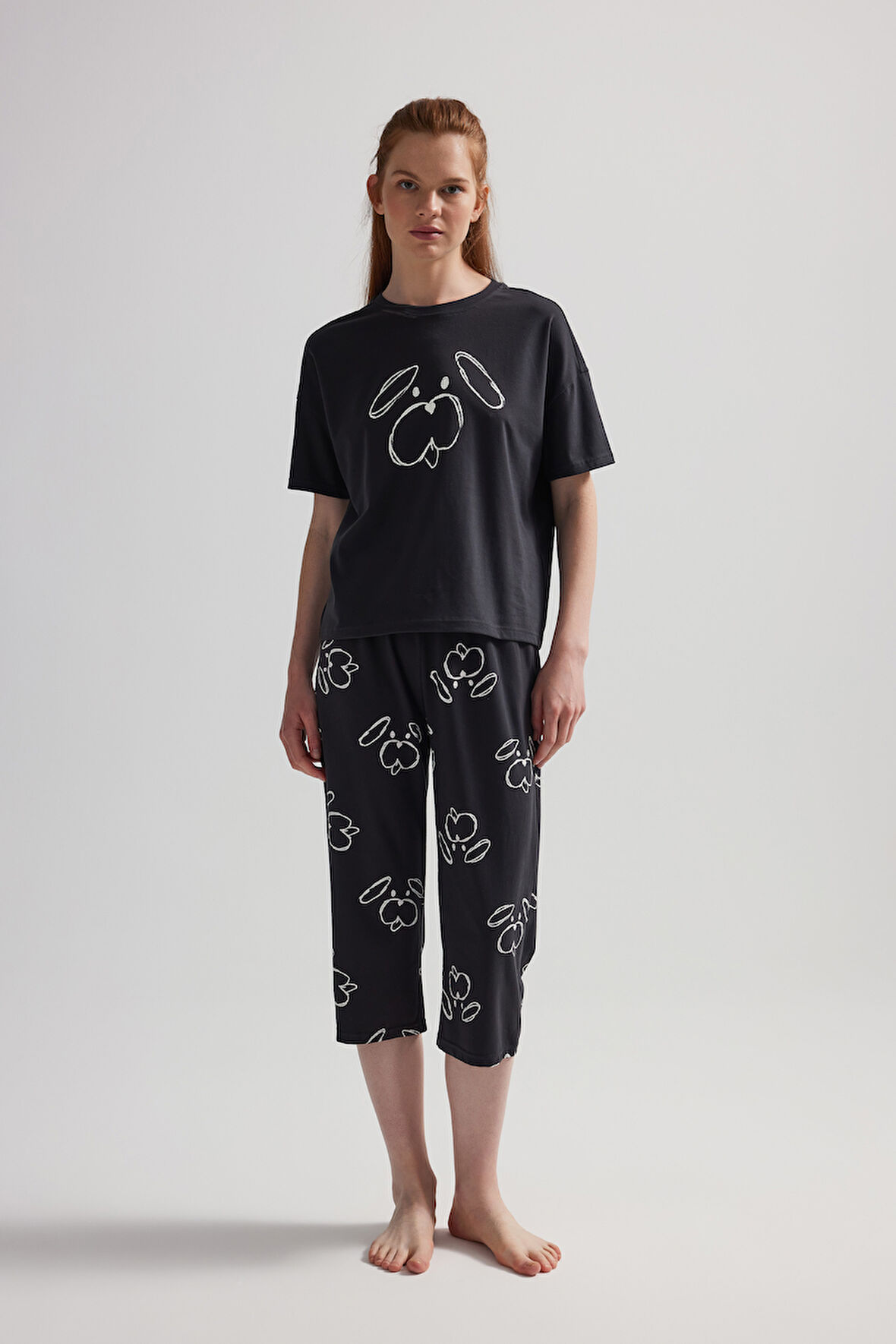 Kadın Pamuklu Kısa Kollu Kapri Pijama Takımı