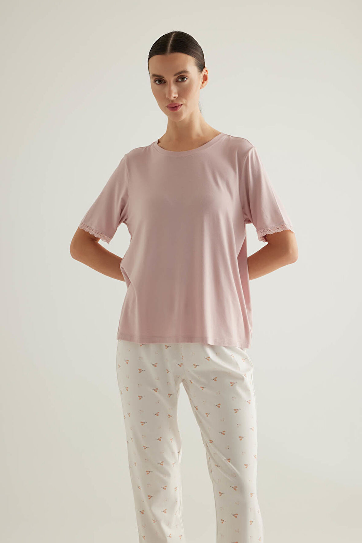 Kadın Pamuklu Dantel Detaylı Pijama Üstü