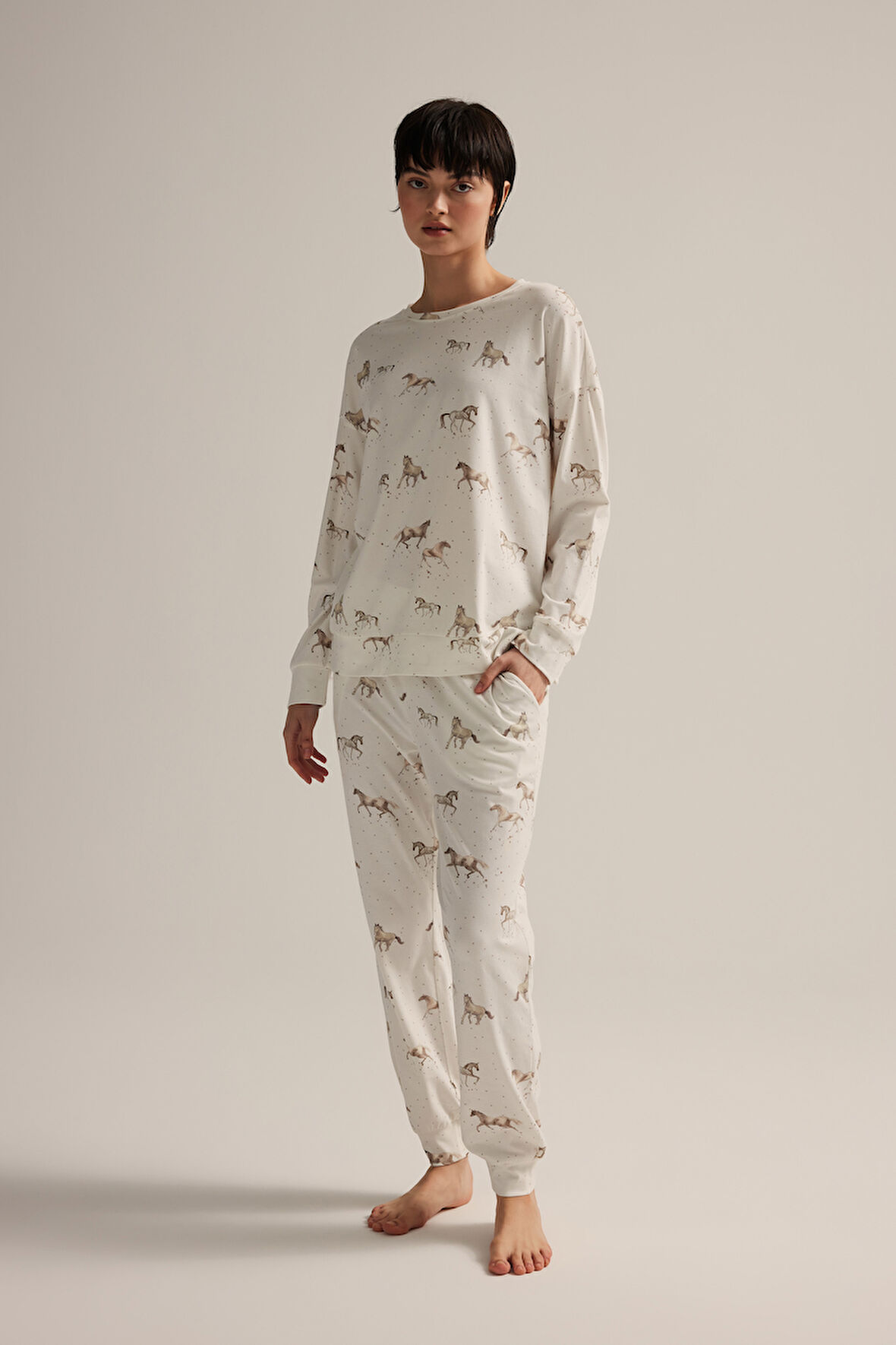 Kadın Pamuklu Uzun Kollu Pijama Takımı