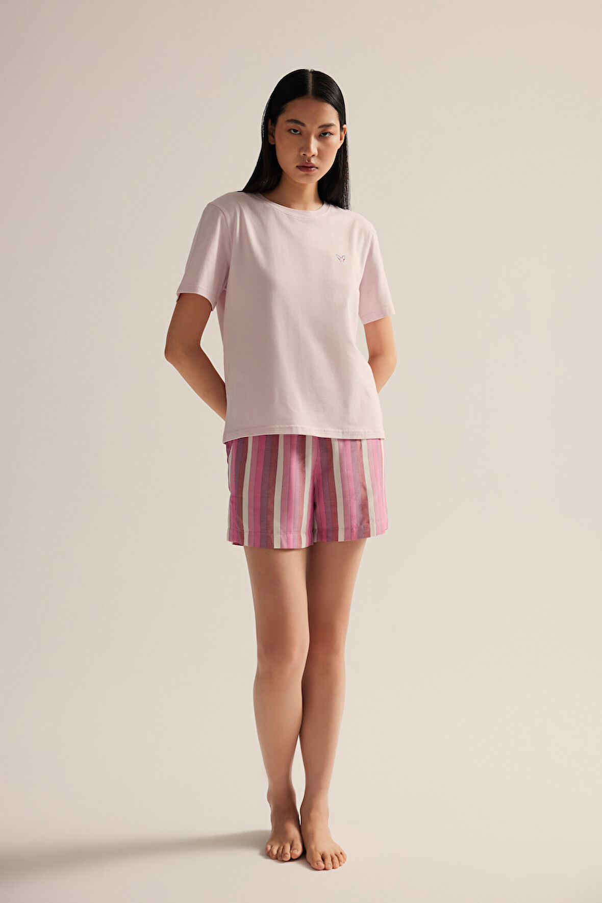 Kadın Pamuklu Kısa Kollu Şortlu Pijama Takımı