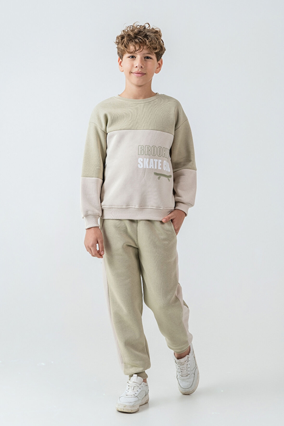 Erkek Çocuk Brooklyn Skat Clup Baskılı 3 İplik Kalın Kışlık Eşofman Takımı Ak4228