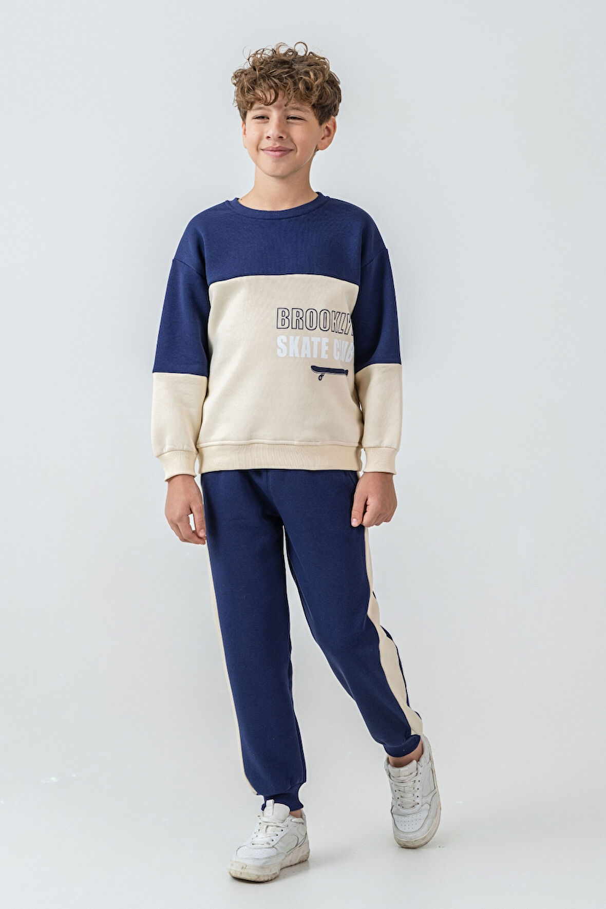 Erkek Çocuk Brooklyn Skat Clup Baskılı 3 İplik Kalın Kışlık Eşofman Takımı Ak4228