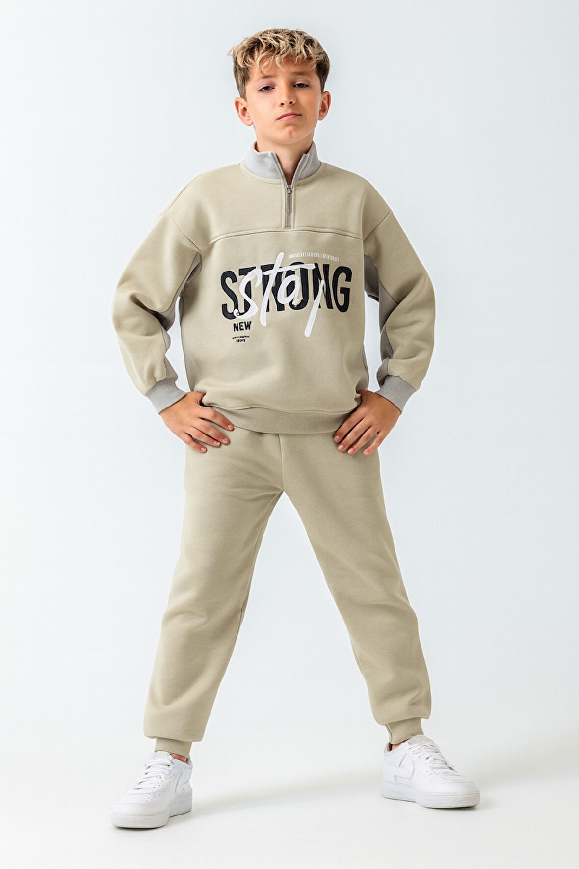 Erkek Çocuk Brooklyn Stay Strong Baskılı 3 İplik Kalın Kışlık Eşofman Takımı Ak4225