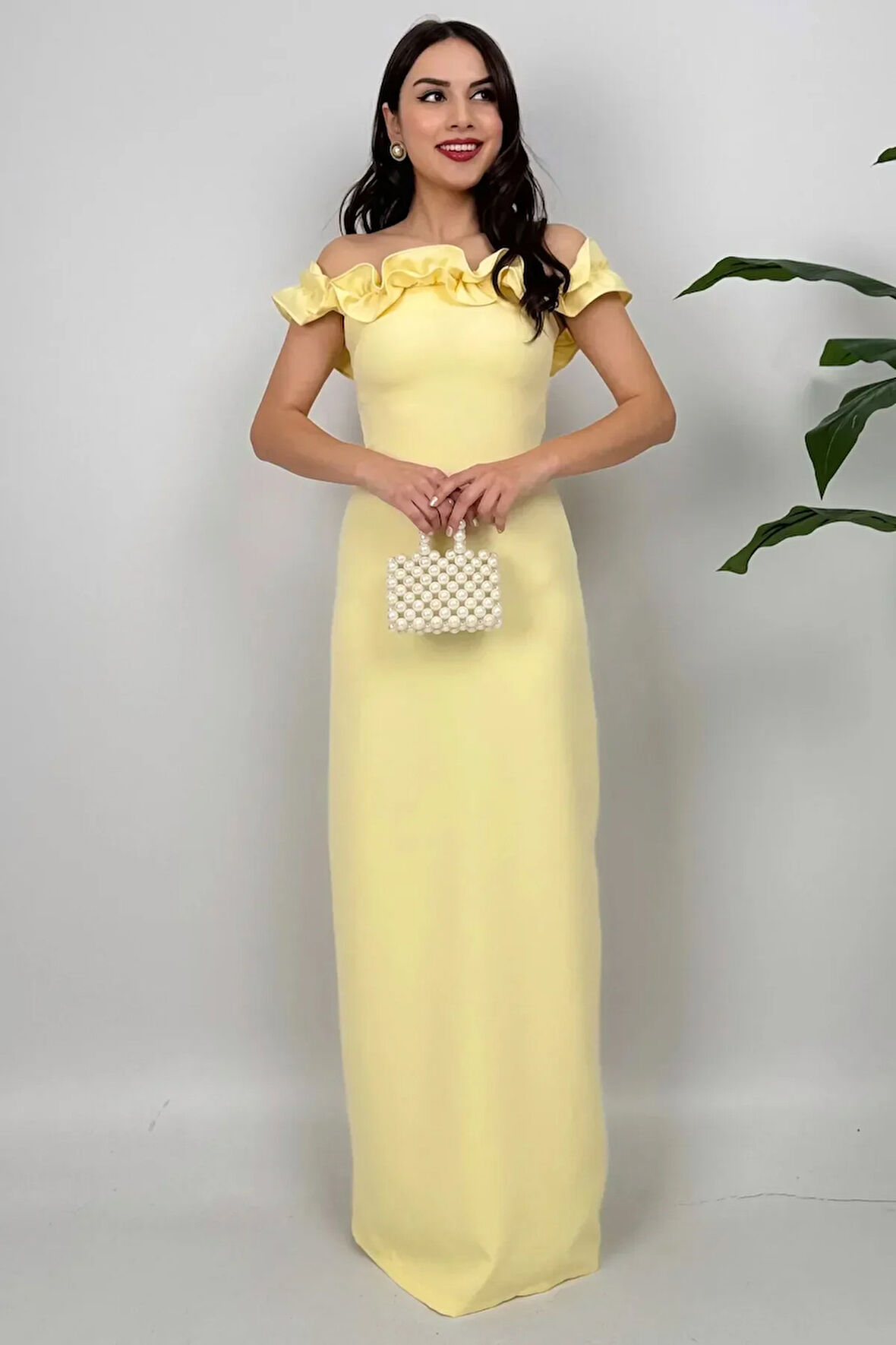 Arlina Madonna Yaka Göğüs Büzgülü Uzun Sarı Abiye Elbise