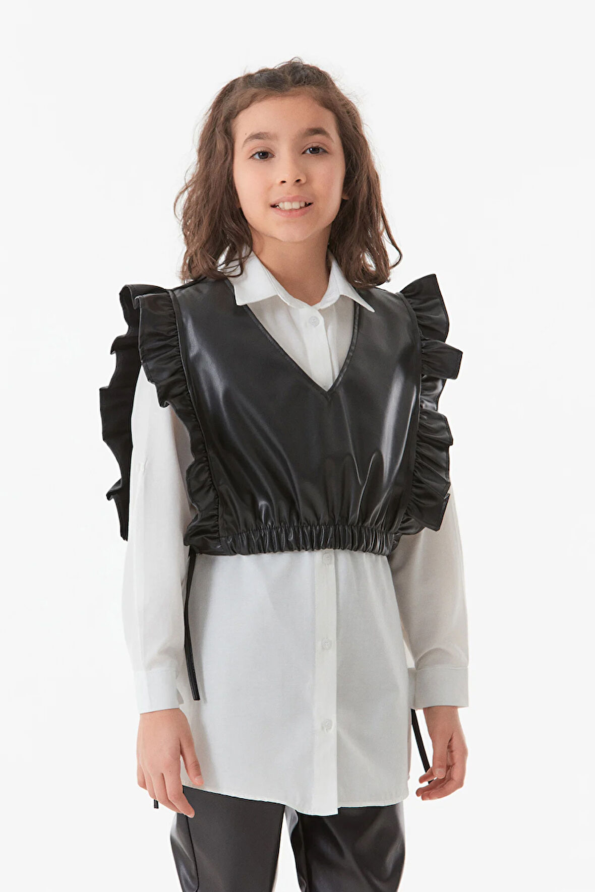 Deri Yandan Bağlamalı Kız Çocuk Takım