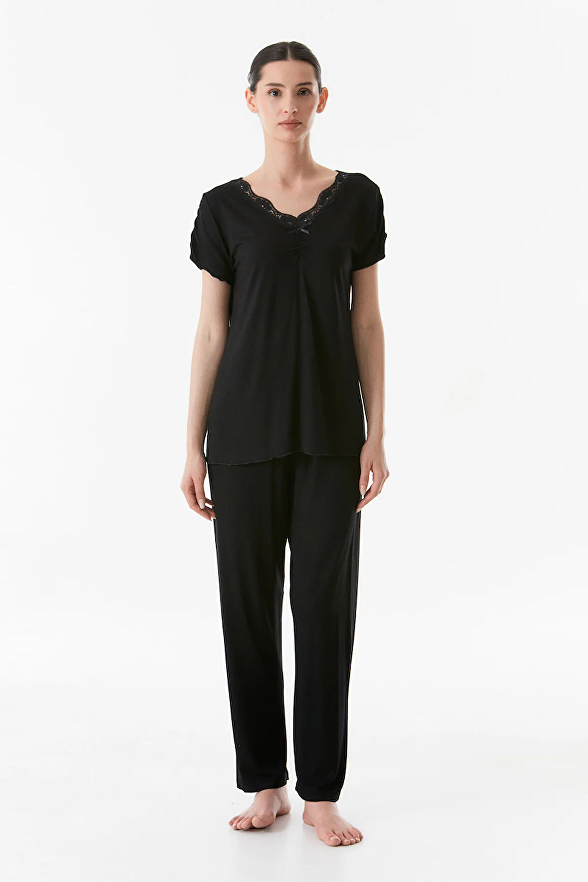 Basic V Yaka Dantel Detaylı Pijama Takımı