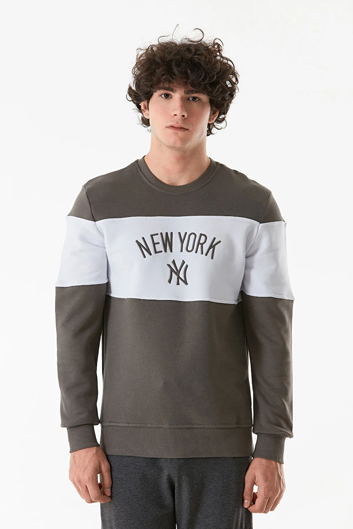 3 İplik Yazı Nakışlı Bisiklet Yaka Sweatshirt
