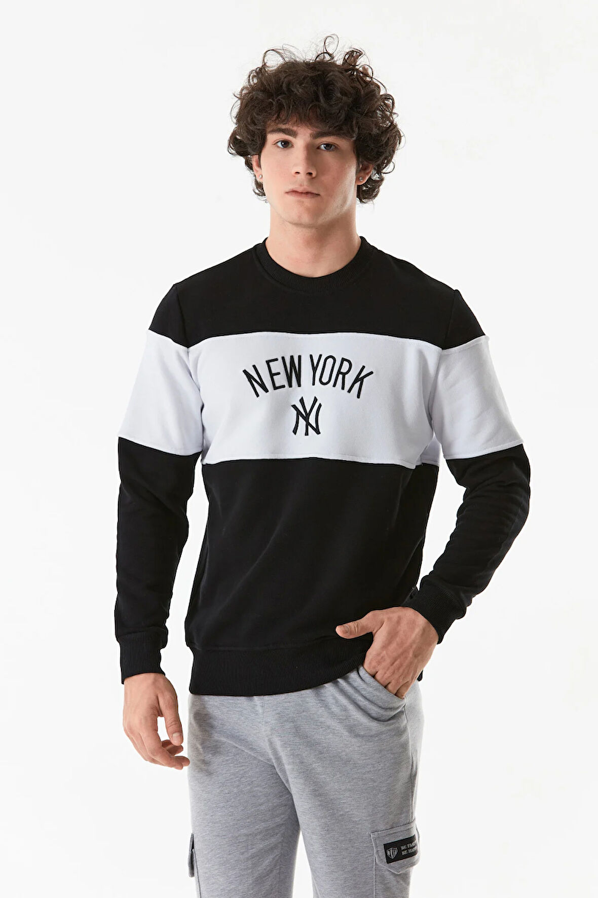3 İplik Yazı Nakışlı Bisiklet Yaka Sweatshirt