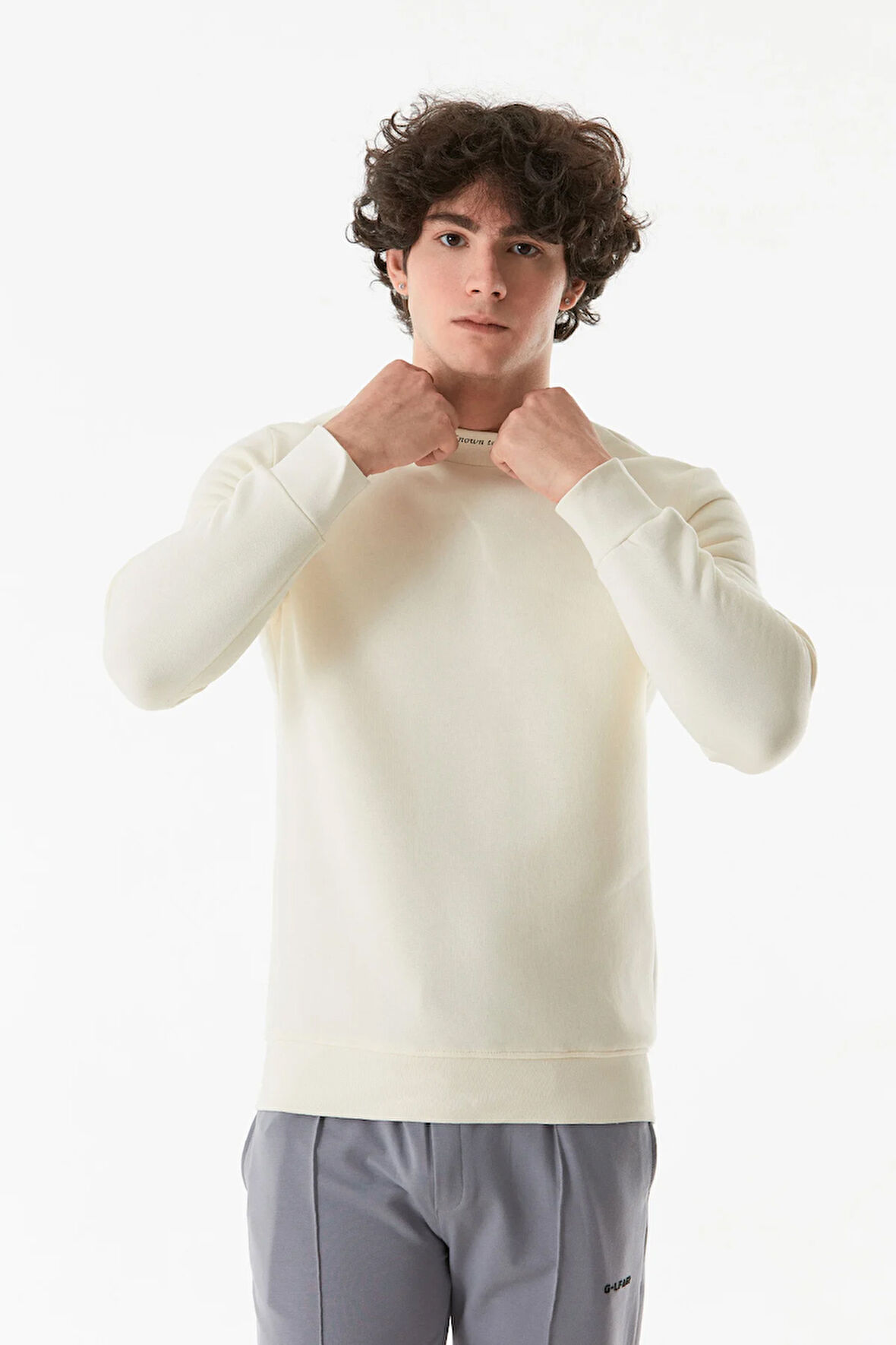 3 İplik Yazı Baskılı Dik Yaka Sweatshirt