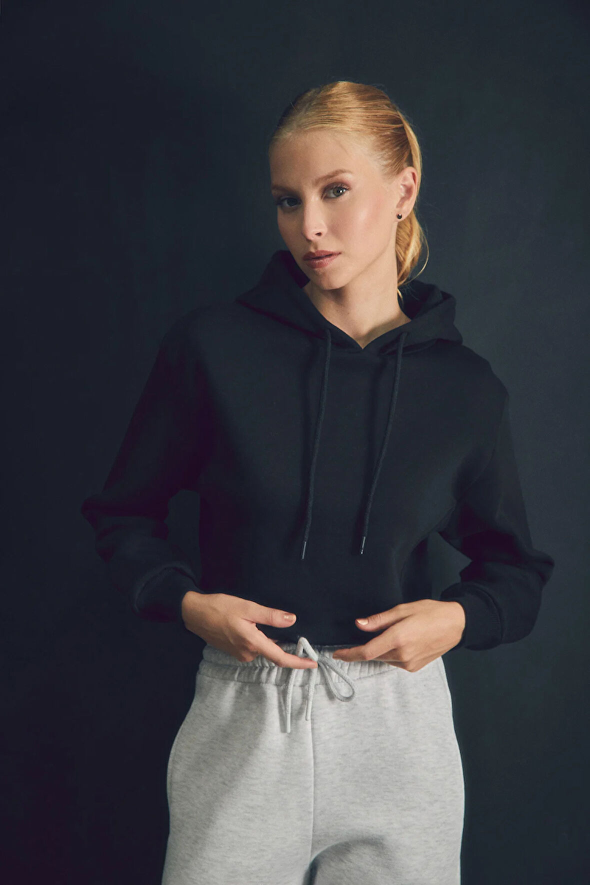 3 İplik Basic Kapüşonlu Crop Sweatshirt