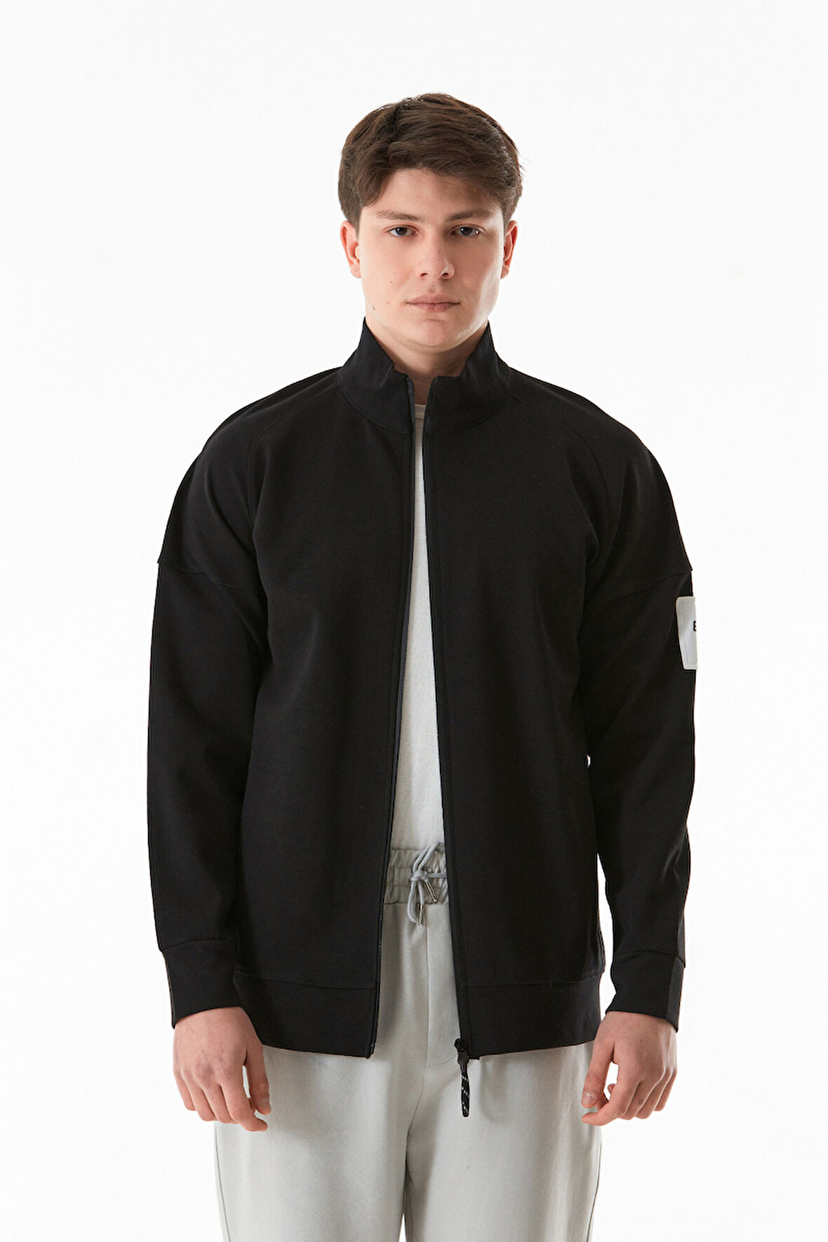 Basic Çift Cepli Fermuarlı Dik Yaka Sweatshirt