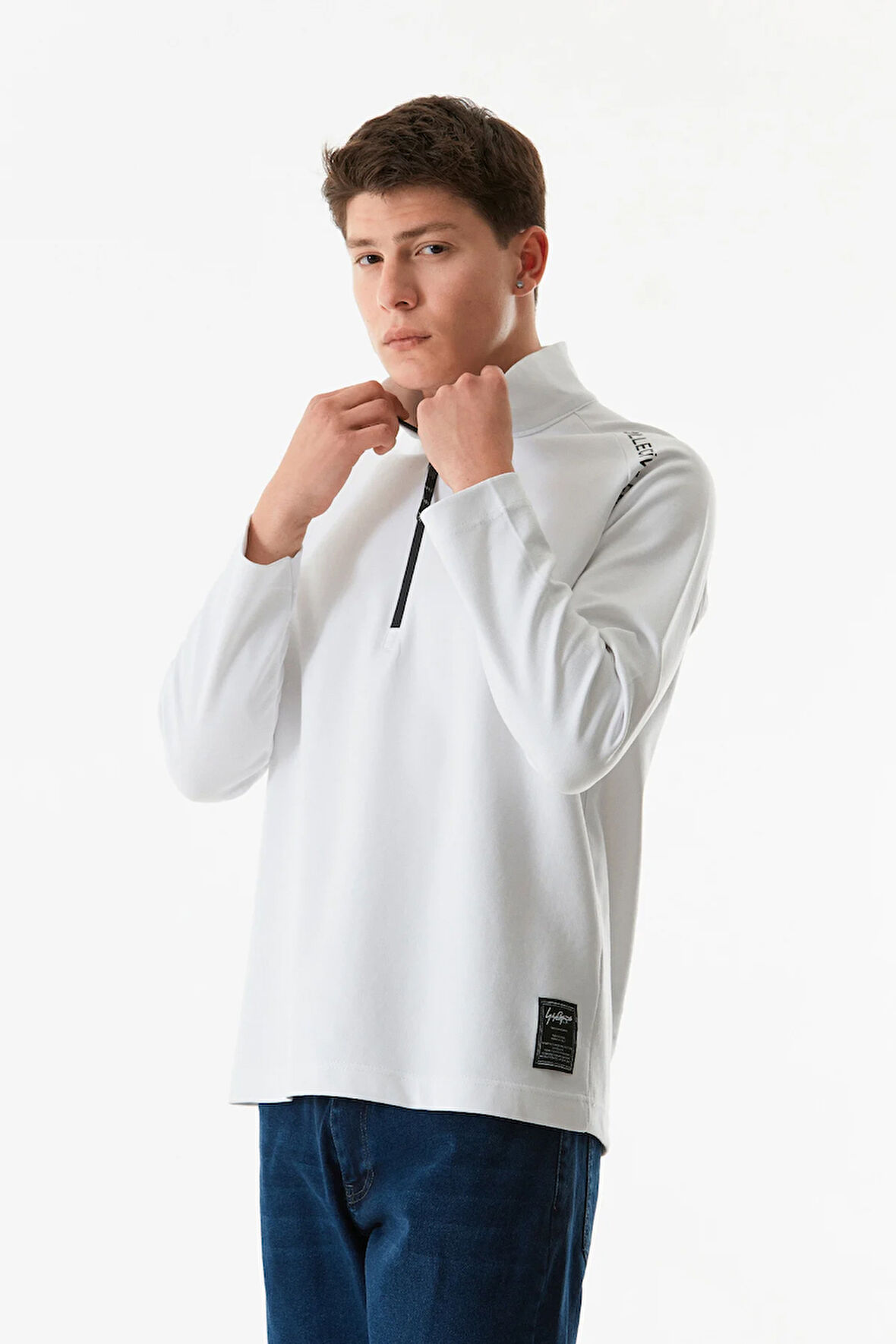 Basic Yarım Fermuarlı Dik Yaka Sweatshirt