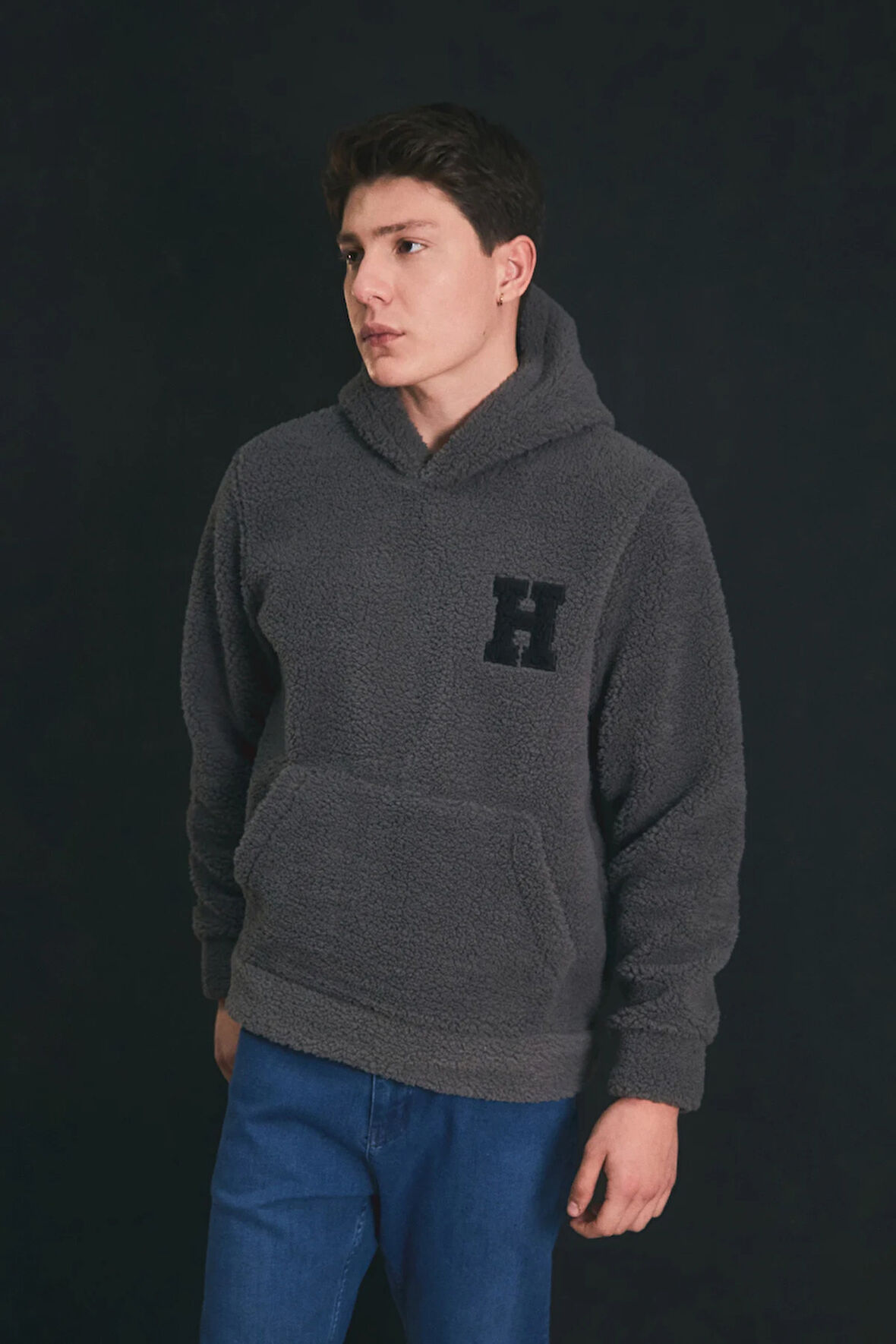 H Harf Nakışlı Kapüşonlu Kanguru Cepli Peluş Sweatshirt