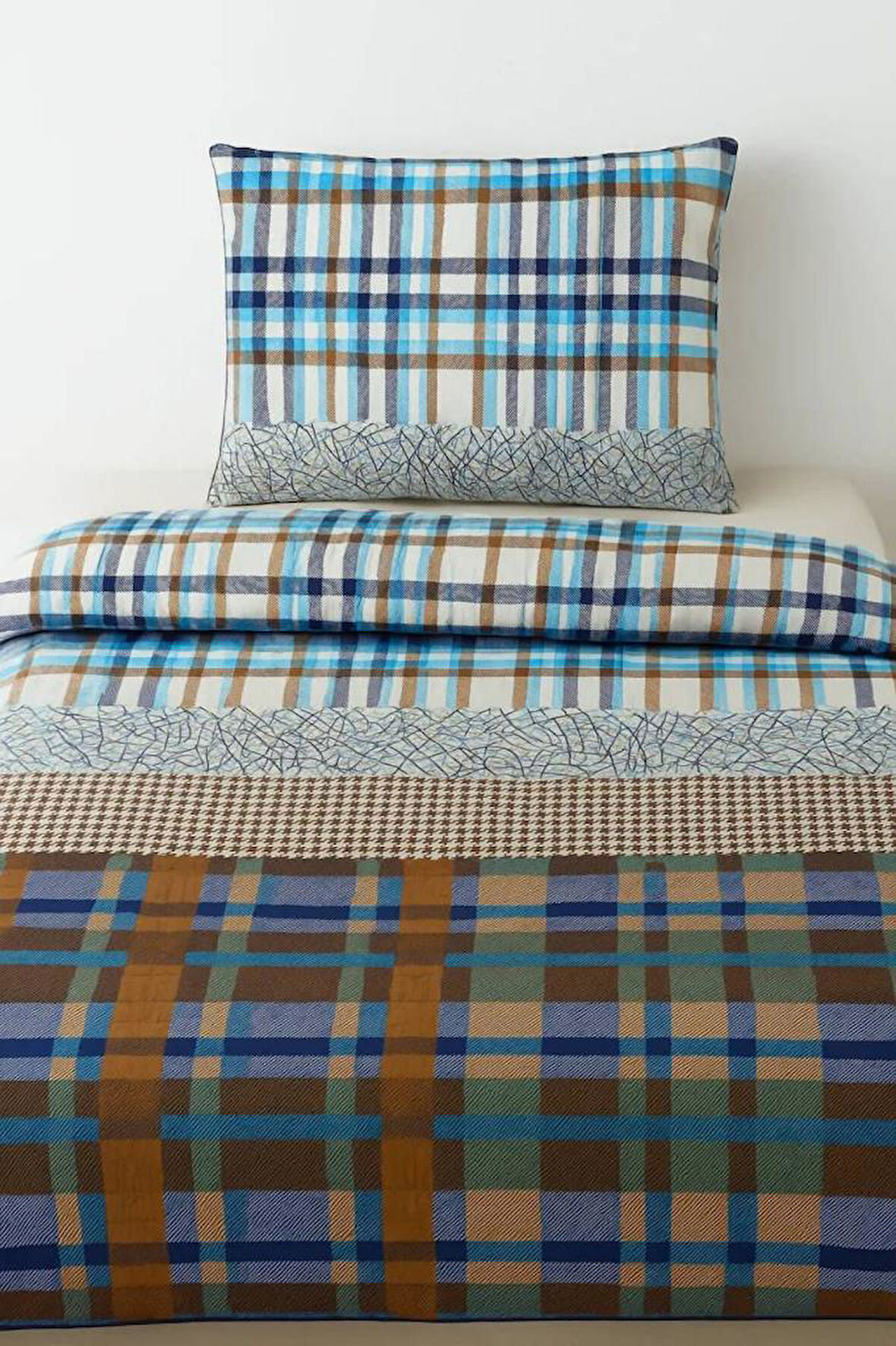 Tek Kişilik Ekose Desenli Kapitone Elyaf Dolgulu Pike + Yastık