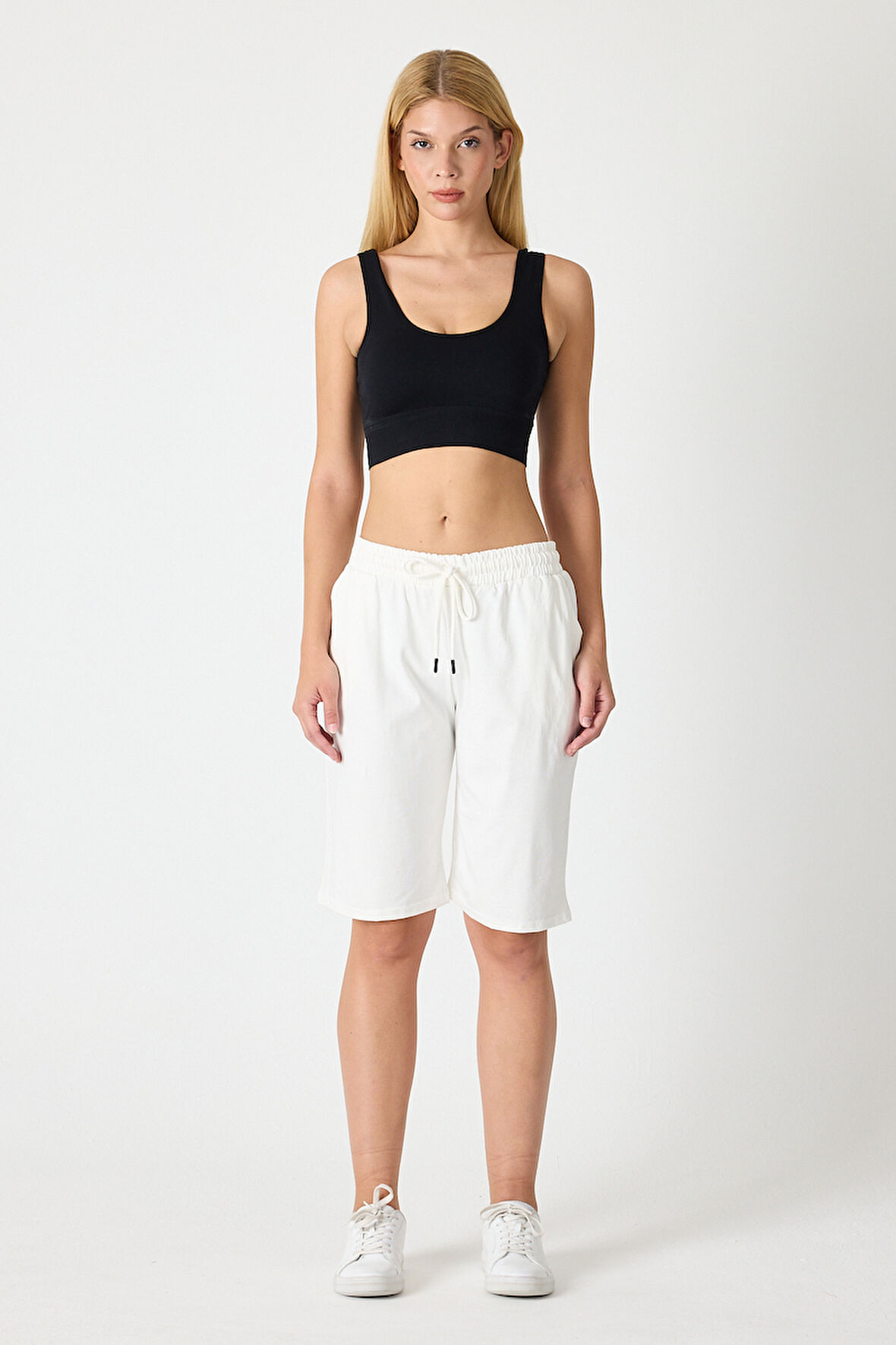 Kadın Yan Cepli Şort 2999