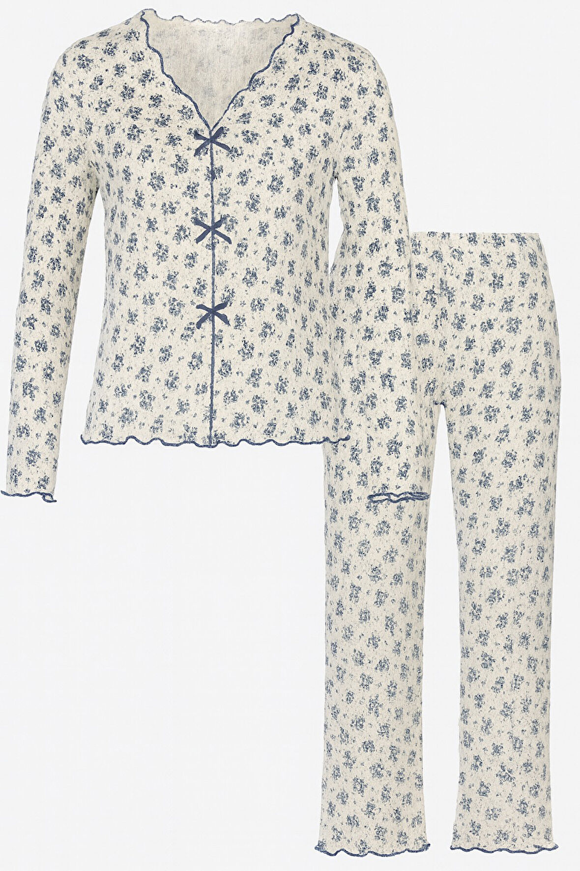 Kadın Pamuklu Çıtır Çiçek Desenli Baby Overloklu Fiyonk Detaylı Uzun Kollu Pijama Takımı