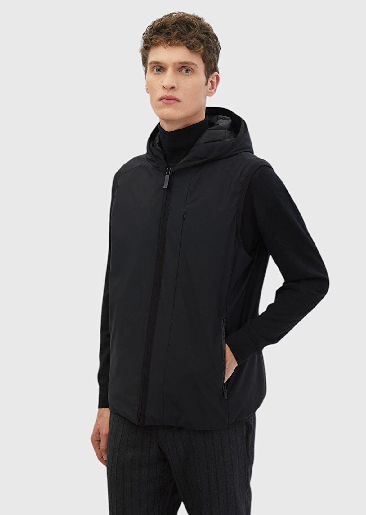 Siyah Regular Fit Kapüşonlu Casual Dokuma Spor Yelek