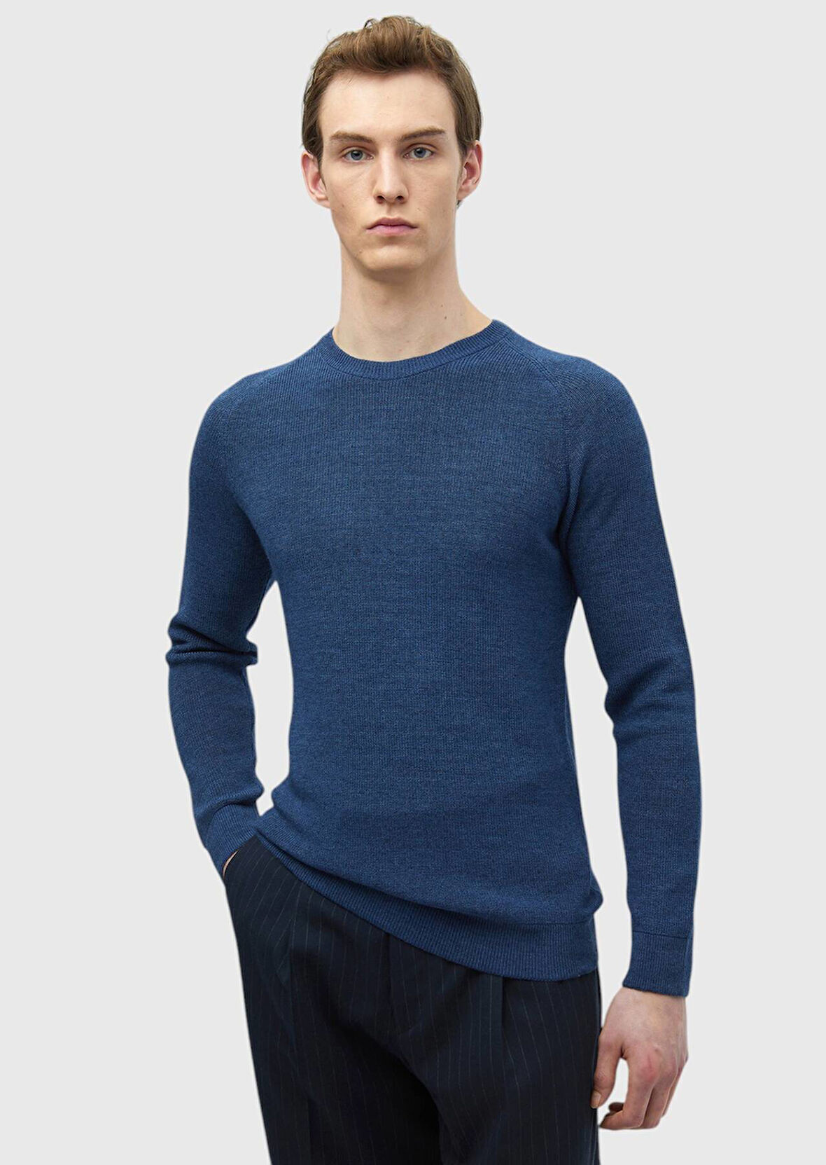 Koyu İndigo Bisiklet Yaka Jakarlı Yün Karışımlı Triko Kazak