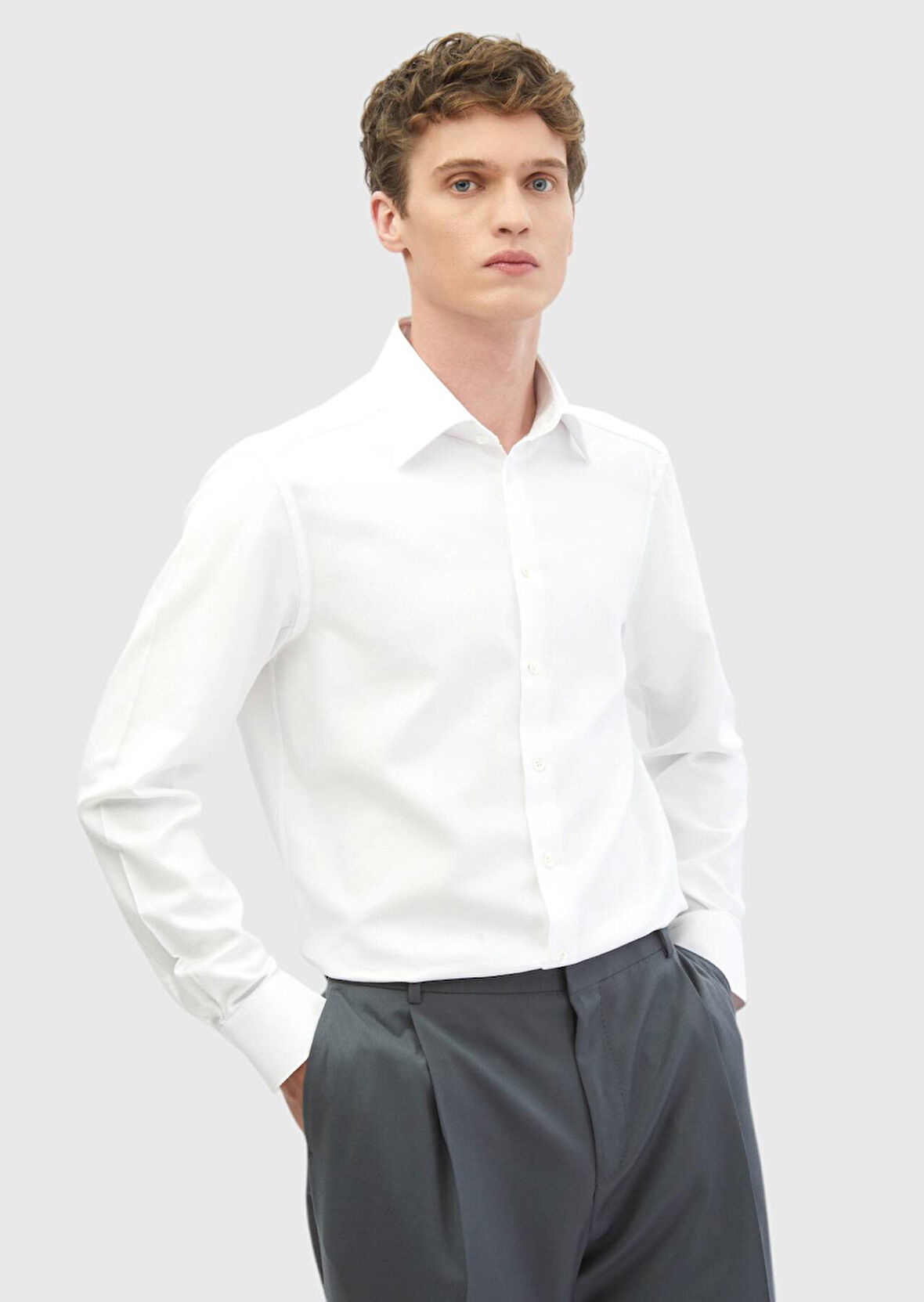 Beyaz Desenli Regular Fit Dokuma Klasik %100 Pamuk Gömlek