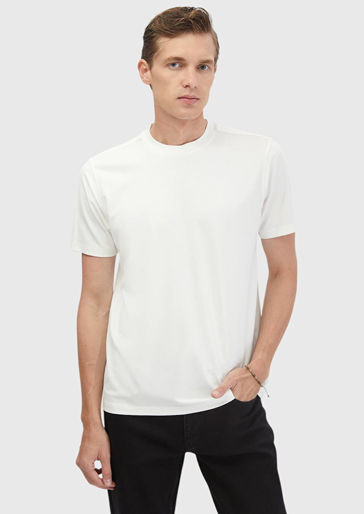 Ekru Bisiklet Yaka T-Shirt