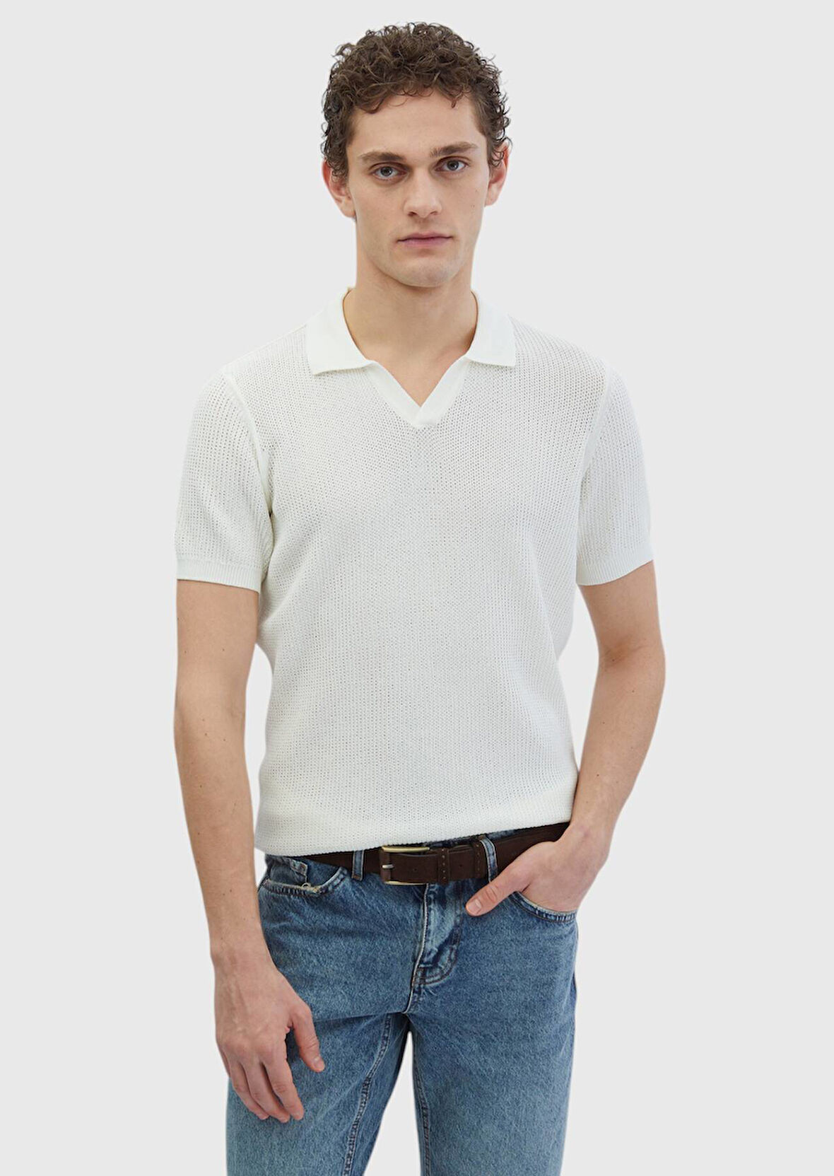 Beyaz Polo Yaka Jakarlı Triko