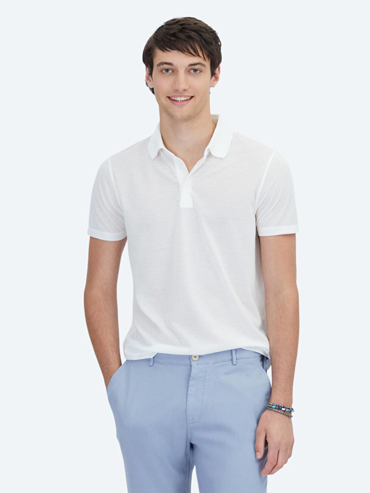 Beyaz Desenli Polo Yaka T-Shirt