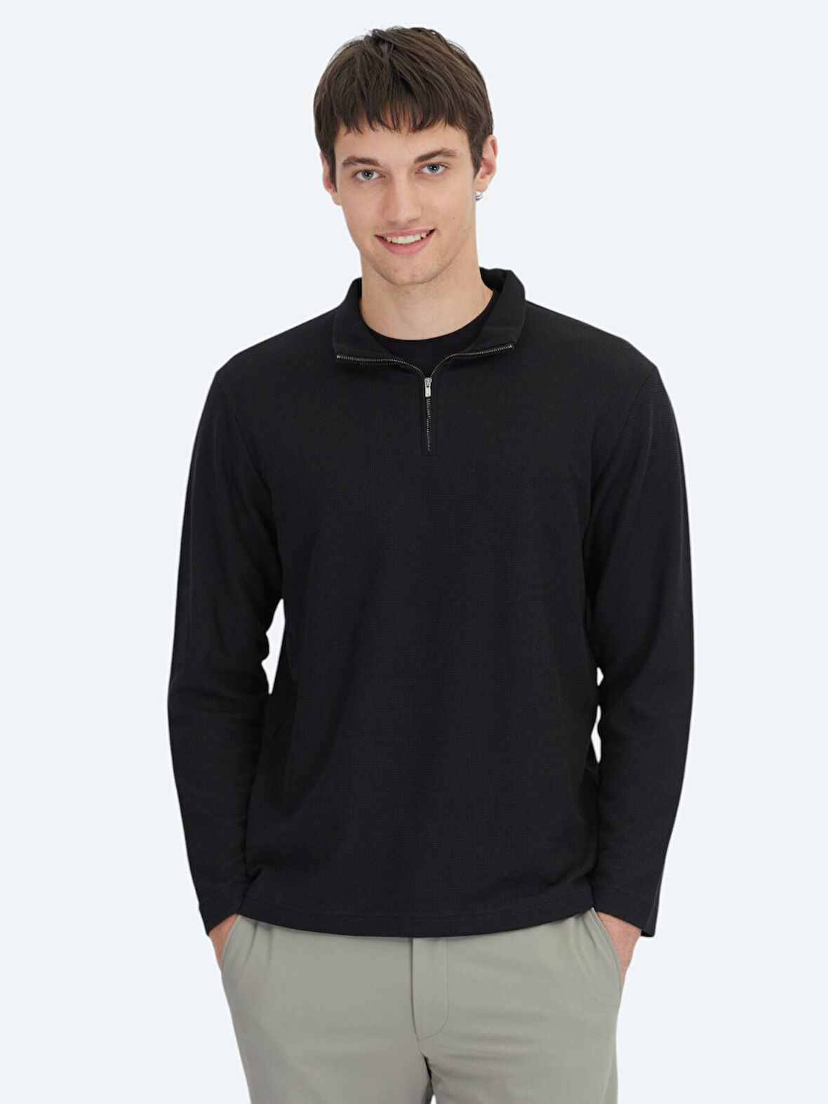 Siyah Fitilli Bisiklet Yaka T-Shirt