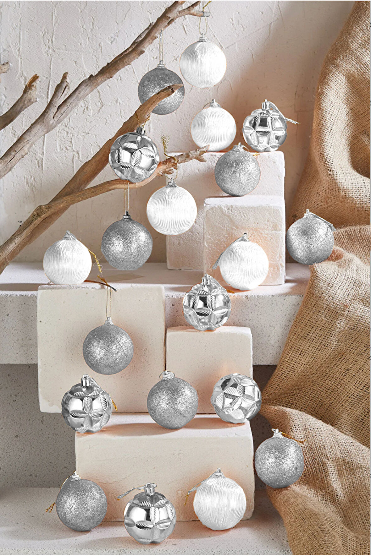 Waldern Premium Collection 24 lü Yılbaşı Ağaç Süsü Mix Desen Gümüş