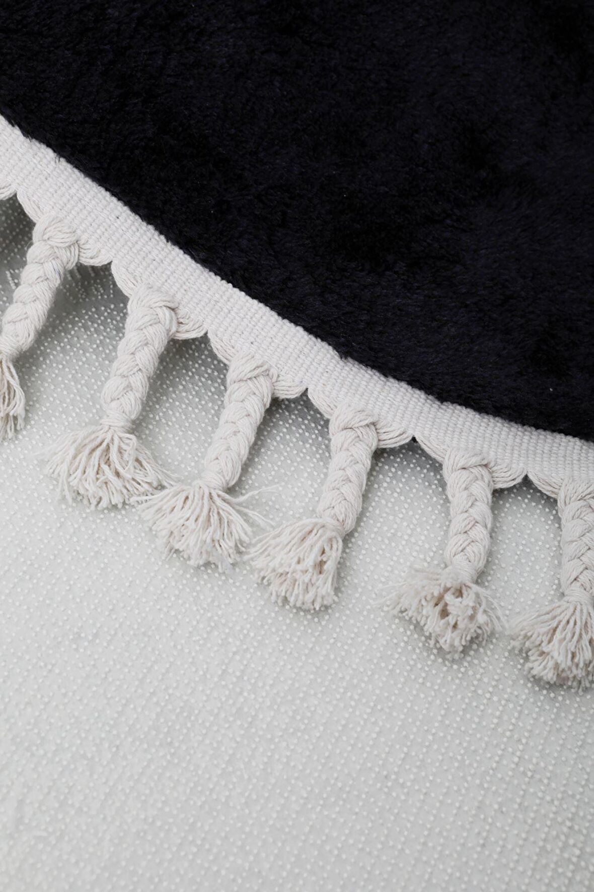 DijiDekor Siyah  Oval Post Dokuma Halı Saçaklı Peluş Yumuşacık Kaymaz Antibakteriyel 100X150