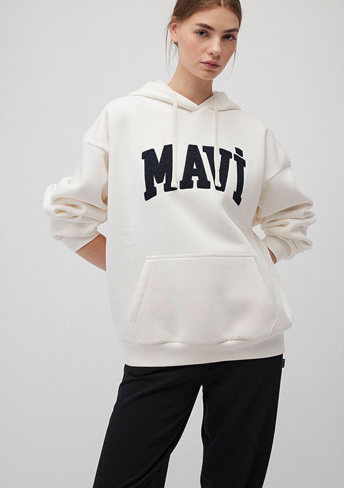 Mavi Logo Patchli Beyaz Sweatshirt 1S10175-80194