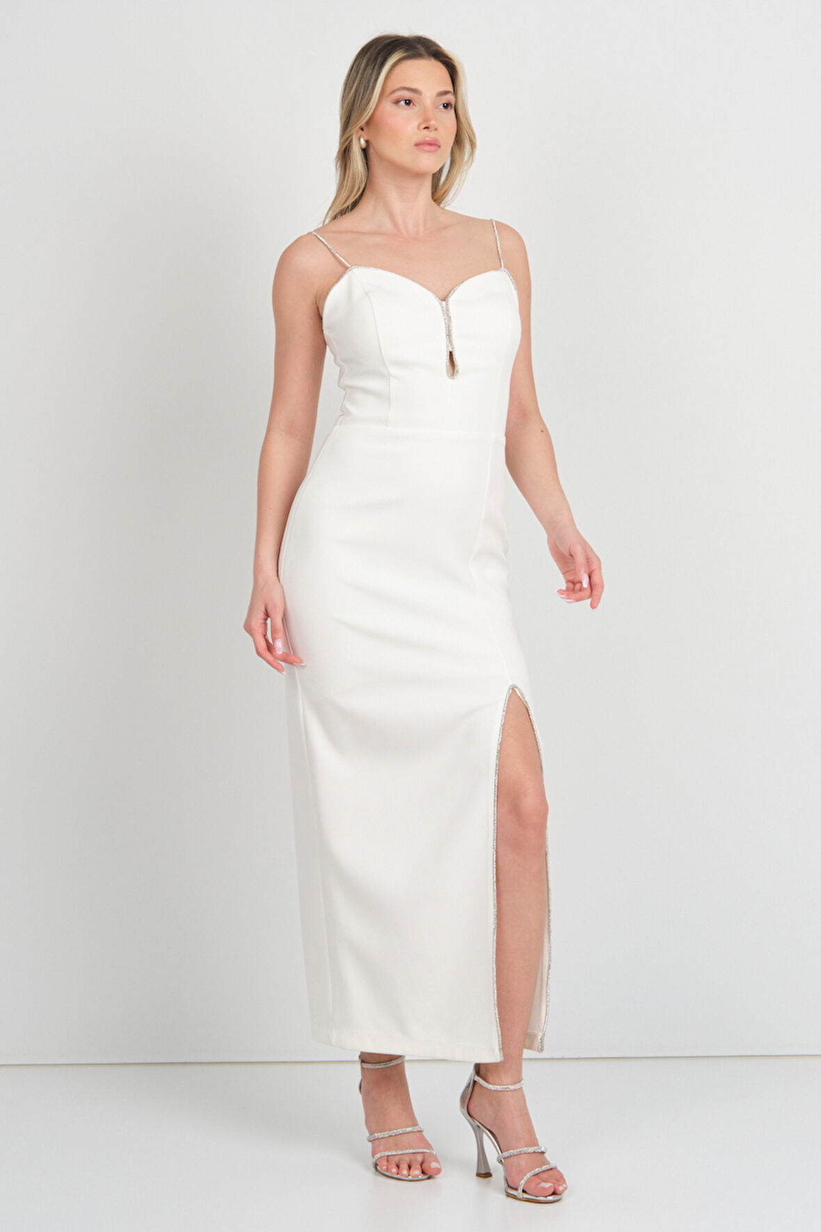 Dans Kadın İp Askılı Derin Yırtmaçlı Midi Abiye Elbise 1568 Ekru