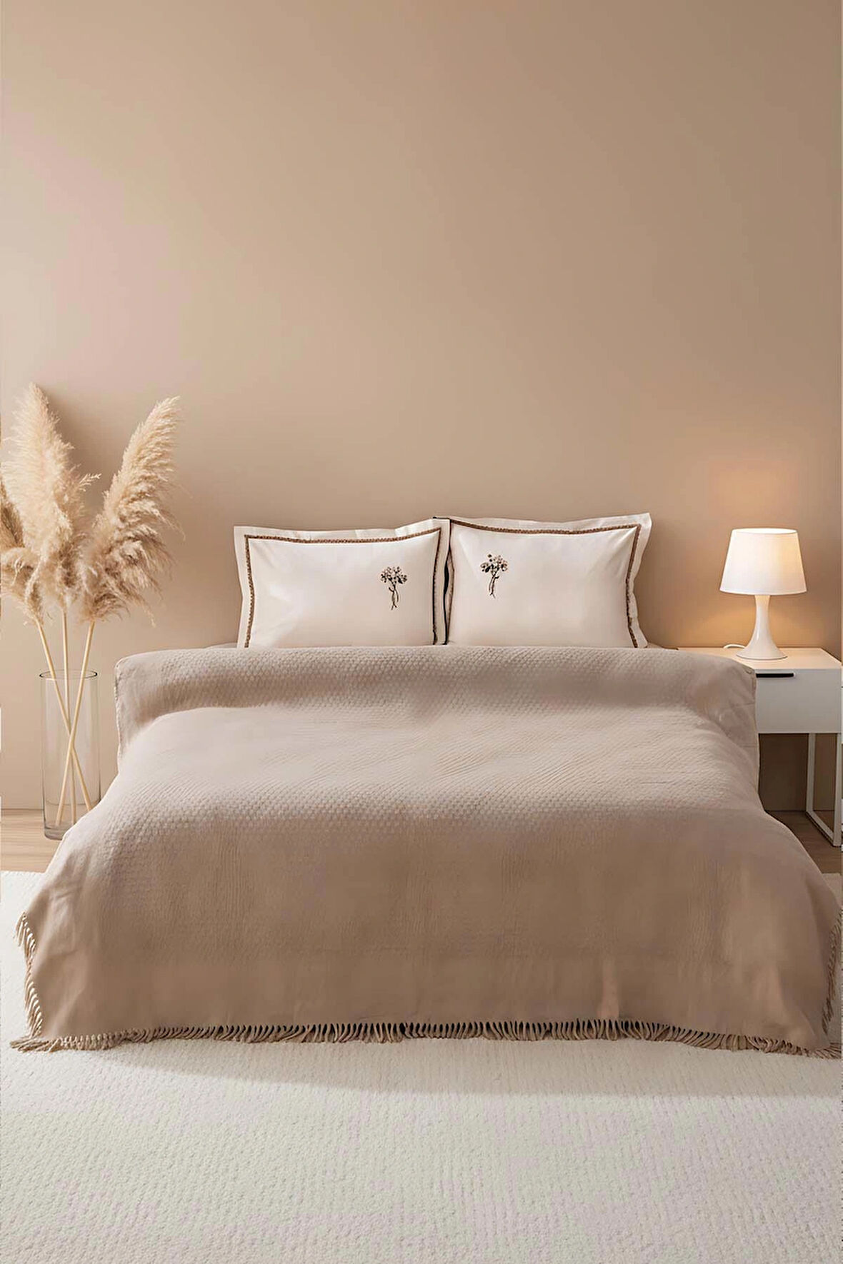 Helen Kahve Nakışlı Çift Kişilik Battaniye Takımı 4 Parça Uyku & Çeyiz Seti