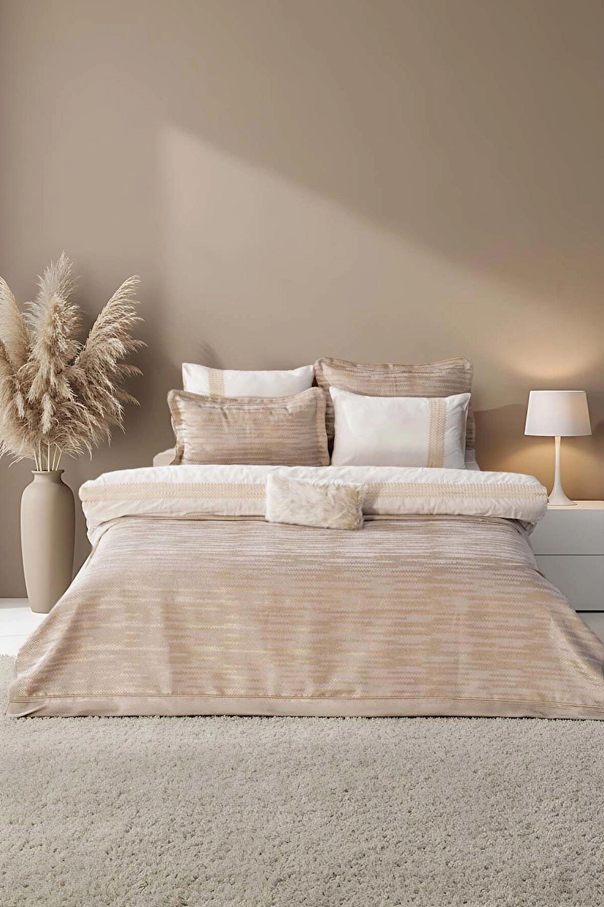 Alina Cappuccino Nakışlı Çift Kişilik Nevresimli Pike Seti - 8 Parça Çeyiz Seti