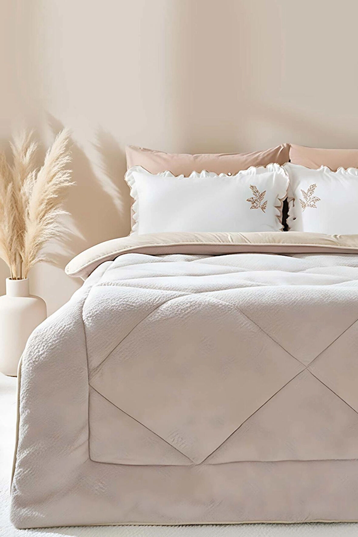 Bej Loura Çift Kişilik Çift Taraflı Lüx Wellsoft Yorgan 195x215 cm