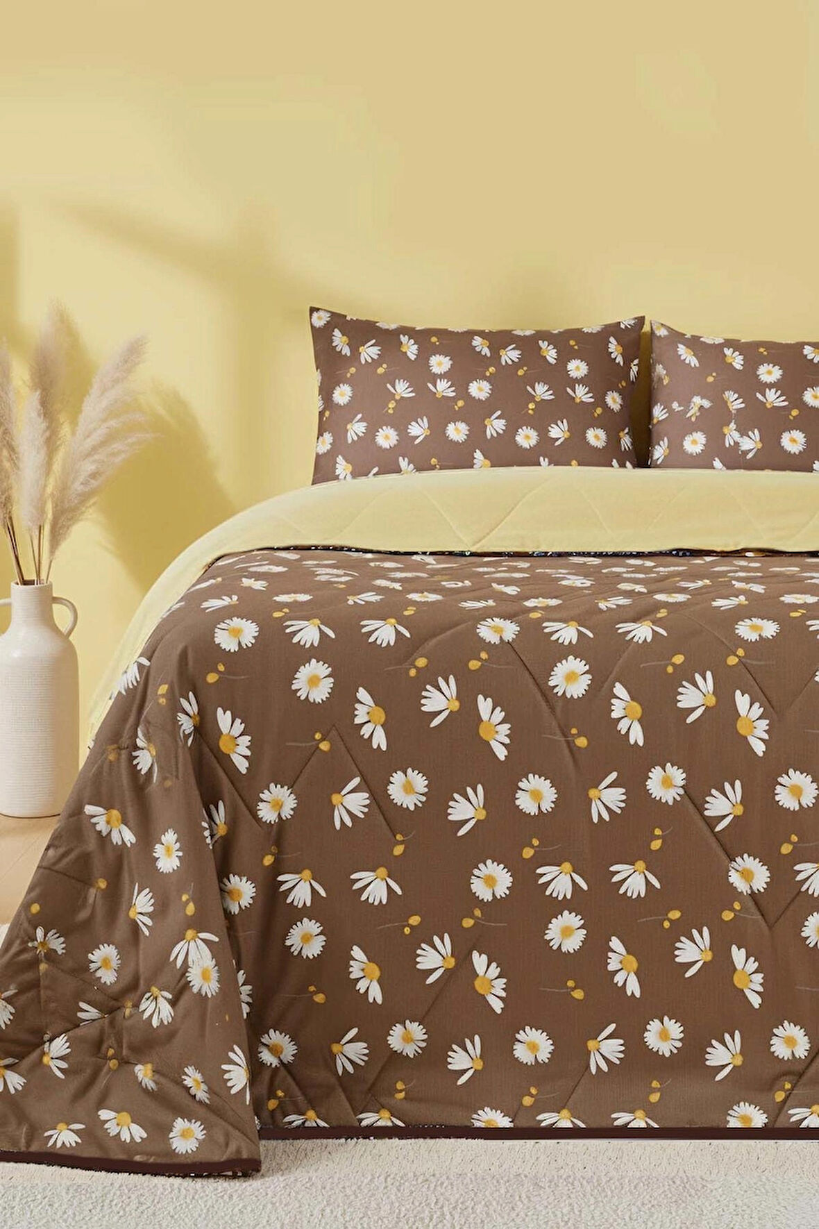 Kahve Papatyalı Kapitone Çift Kişilik Pamuklu Pike & Çok Amaçlı Yatak Örtüsü