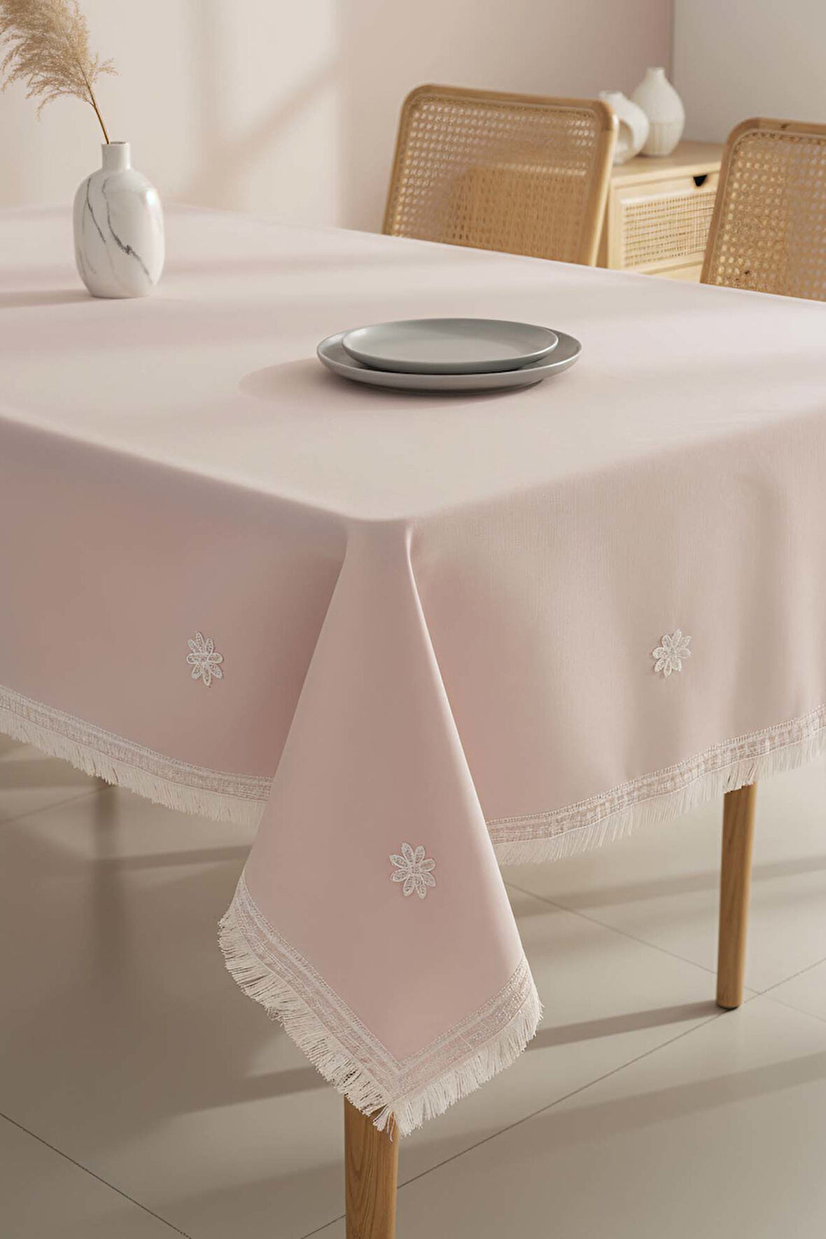 Silvio Pudra Güpür Çiçekli Masa Örtüsü 160x220 cm