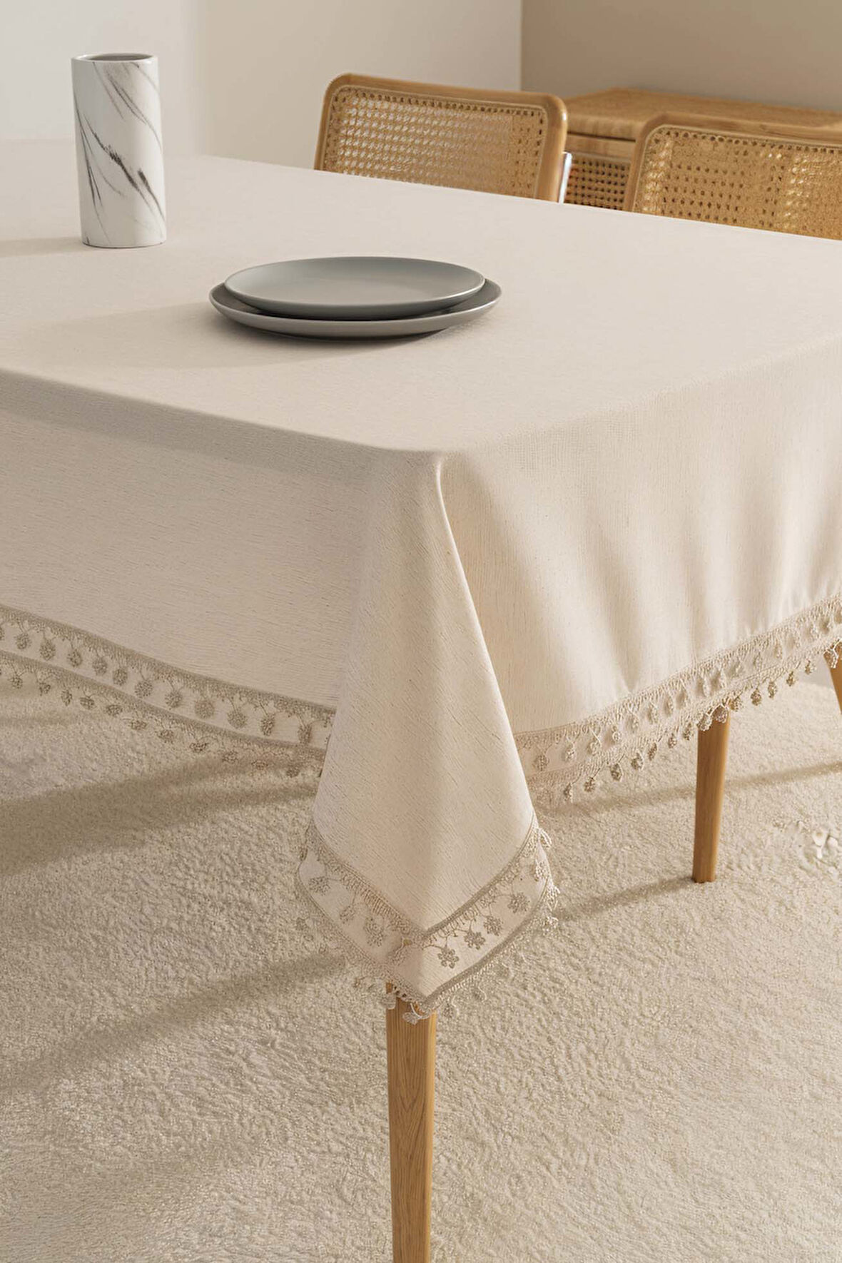 Elegant Bej Çift Sıra Güpür Masa Örtüsü 160x220 cm