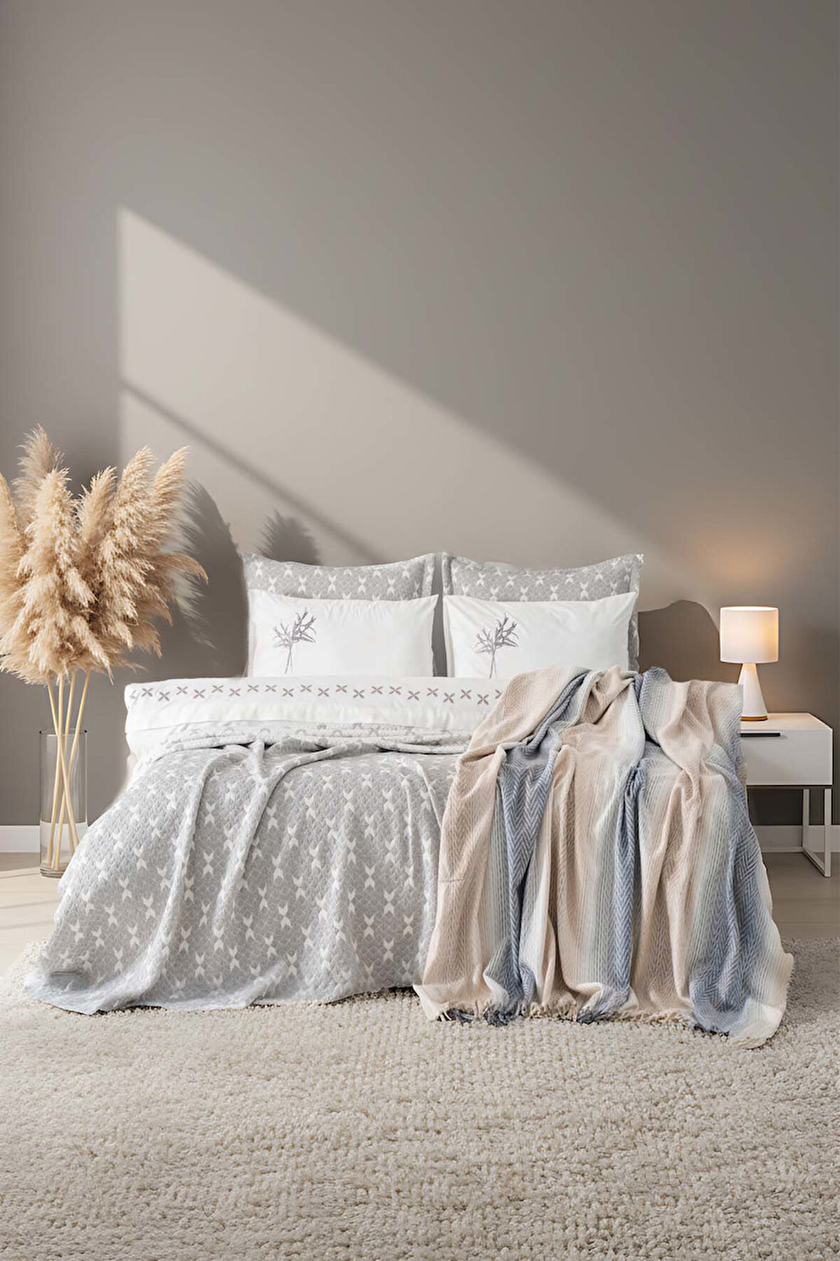 Mode Gri Nakışlı Çift Kişilik Nevresimli Battaniye Seti - 8 Parça Çeyiz Seti