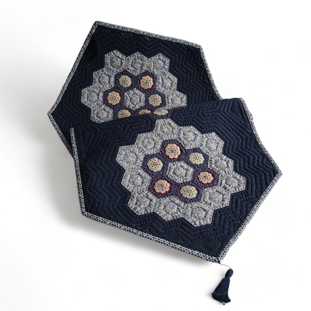 Dantel Motifli Patchwork Masa Örtüsü