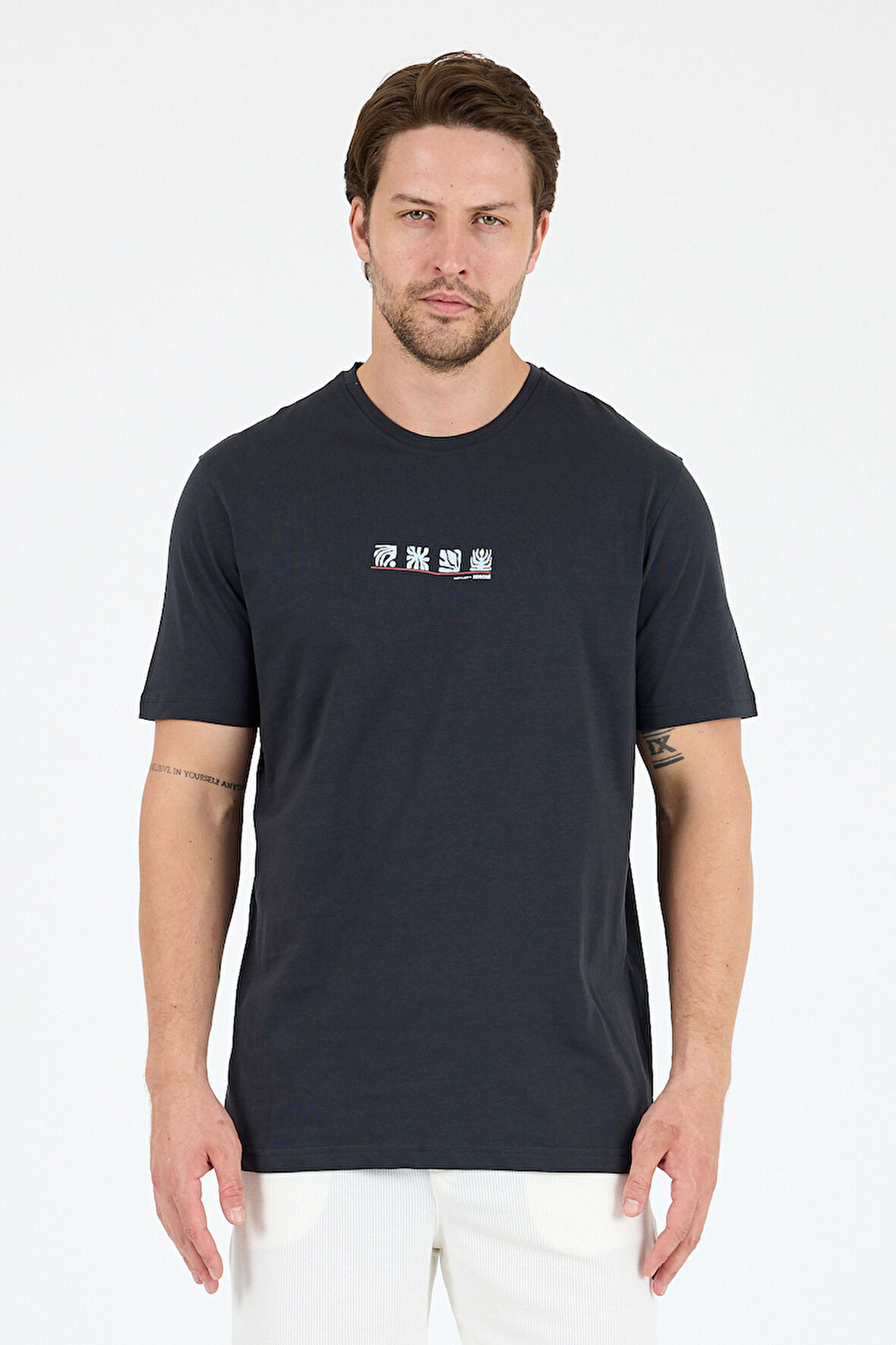 Erkek %100 Pamuk Bisiklet Yaka Kısa Kollu Baskılı T-Shirt  Rahat ve Şık Günlük Tişört 0106