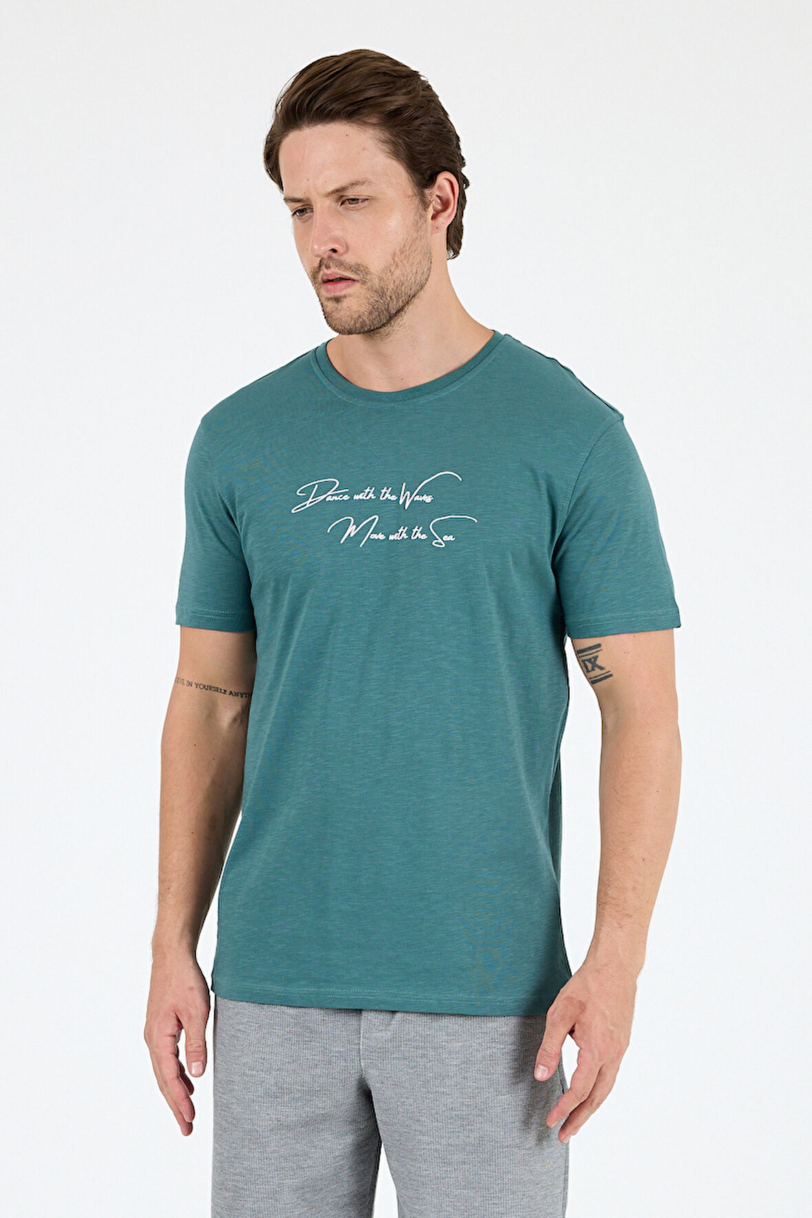 Erkek %100 Pamuk Bisiklet Yaka Kısa Kollu Baskılı T-Shirt  Rahat ve Şık Günlük Erkek Tişört 0011