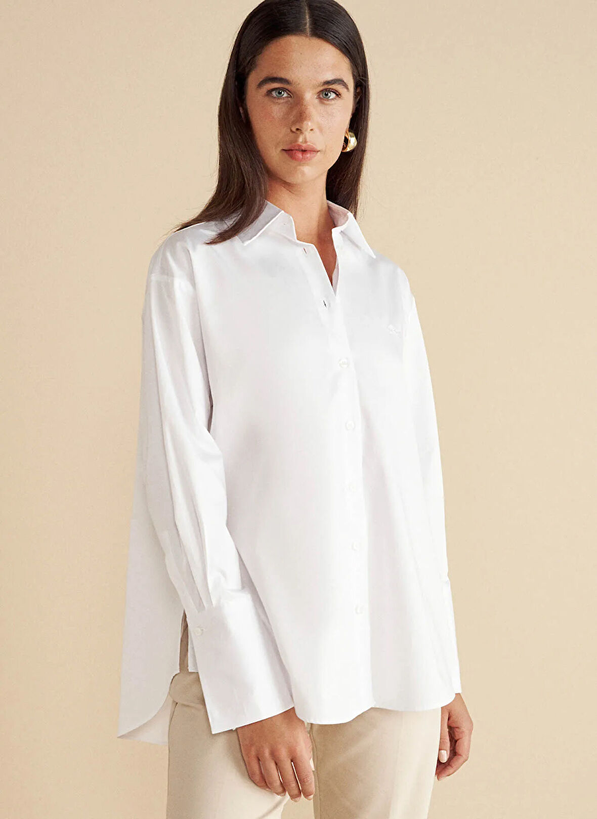 Brooks Brothers Oversize Gömlek Yaka Beyaz Kadın Gömlek %100 Pamuk Arkası Düğme Detaylı Göm