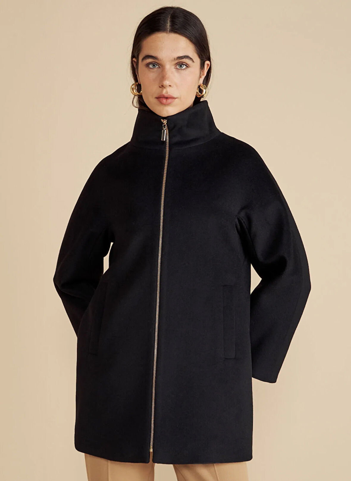 Brooks Brothers Siyah Kadın Kaban Dik Yakalı Kısa Yün Kaban