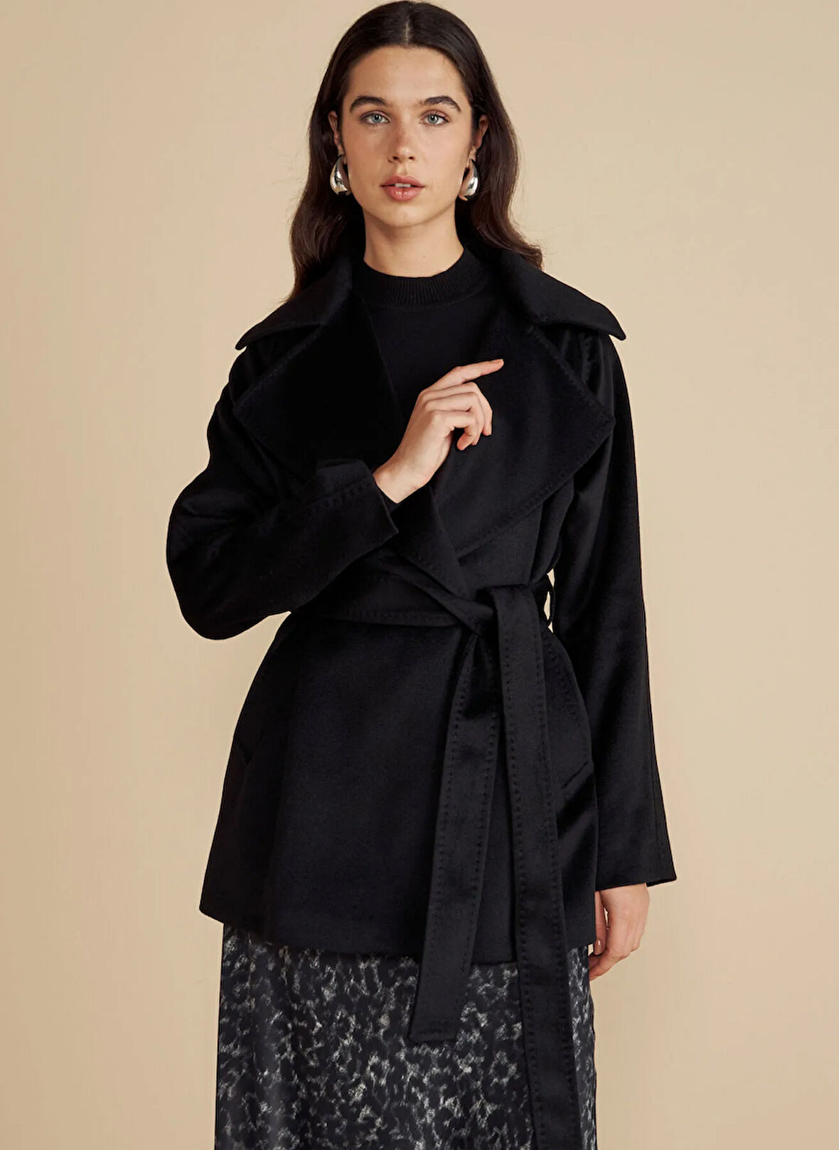 Brooks Brothers Siyah Kadın Kaban %100 Yün Geniş Yakalı Beli Kuşaklı