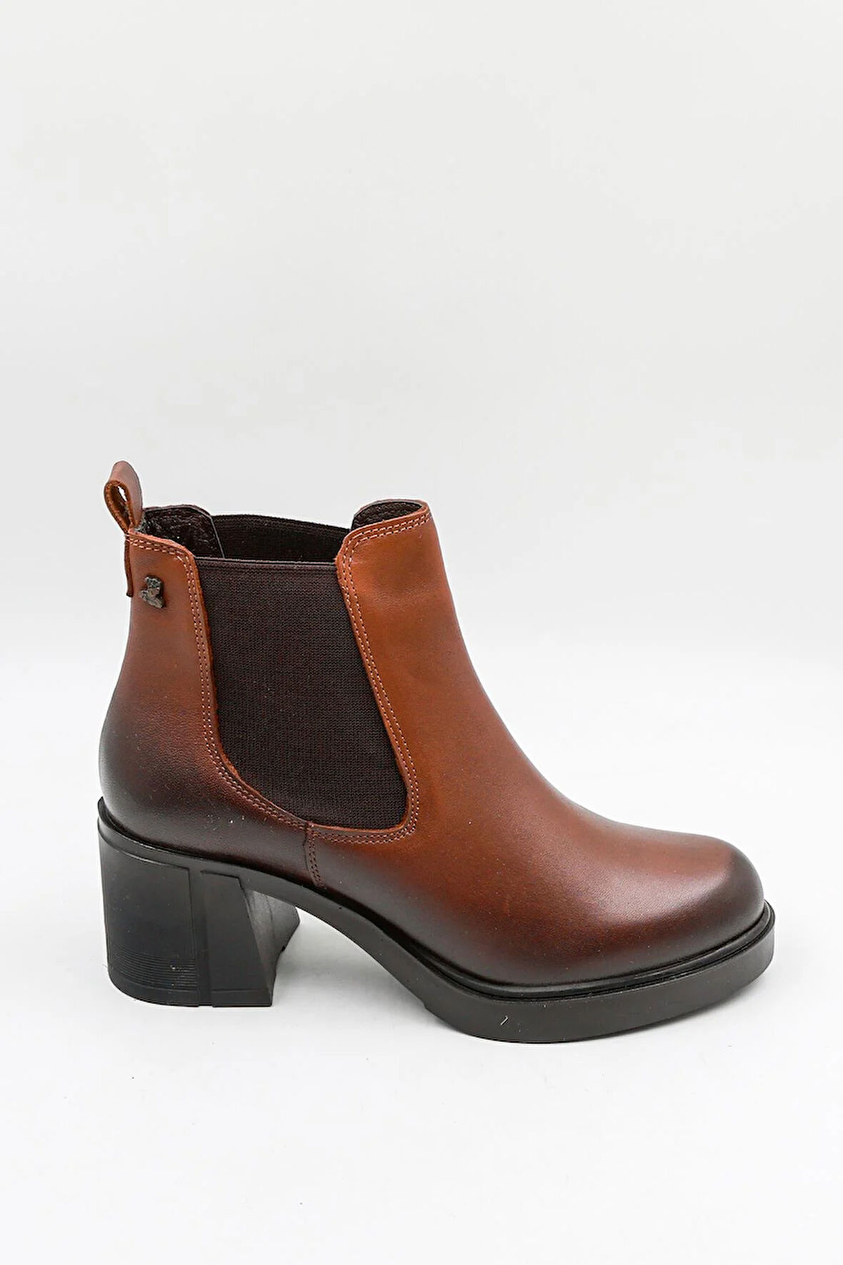 Venüs Kadın Hakiki Deri Elastik Yan Bantlı Günlük Bot 2452402K - Taba - 36