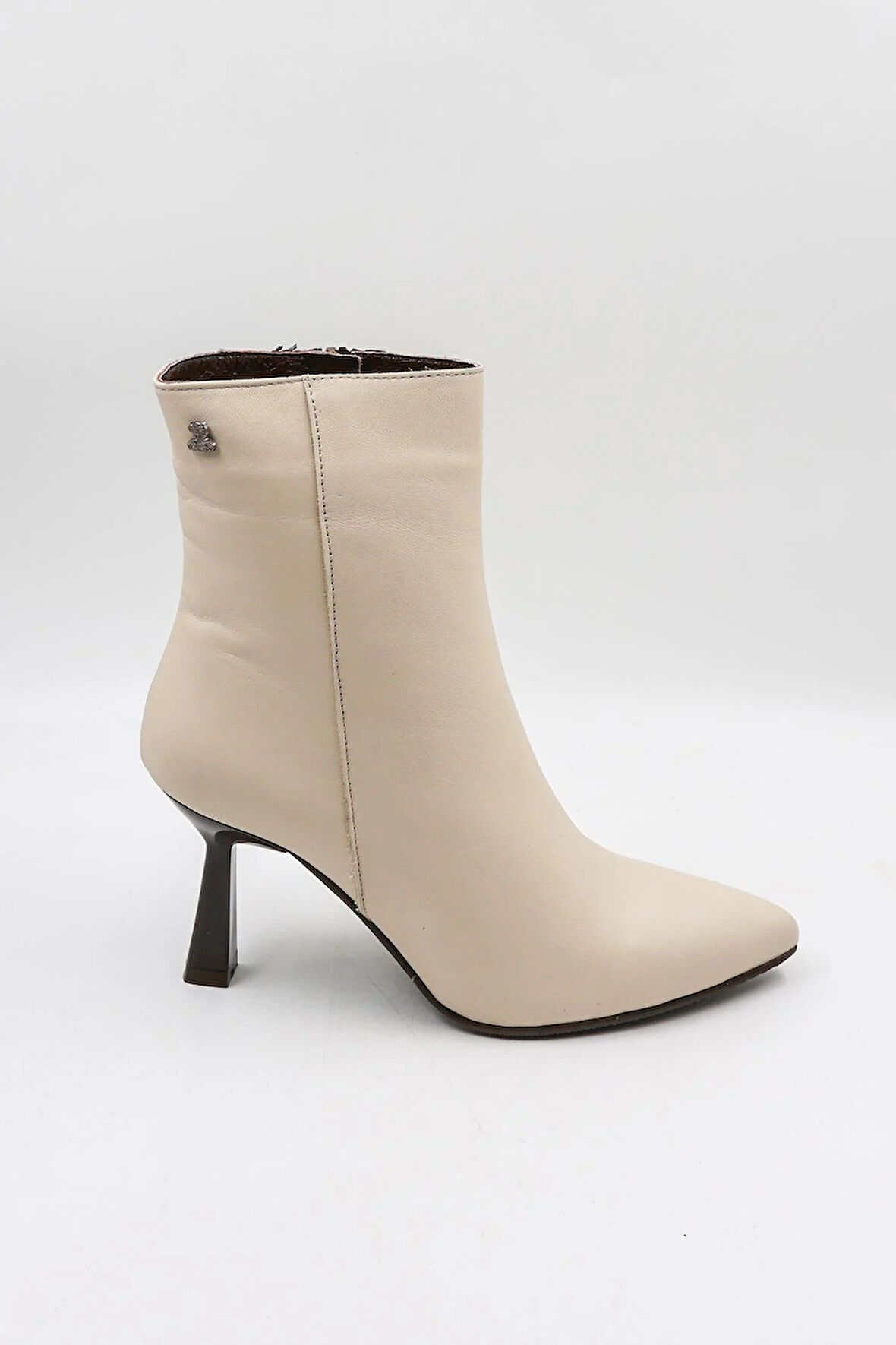 Venüs Kadın Hakiki Deri İnce Topuk Fermuarlı Bot 2554002K - Bej - 36